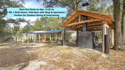 A home in DeFuniak Springs