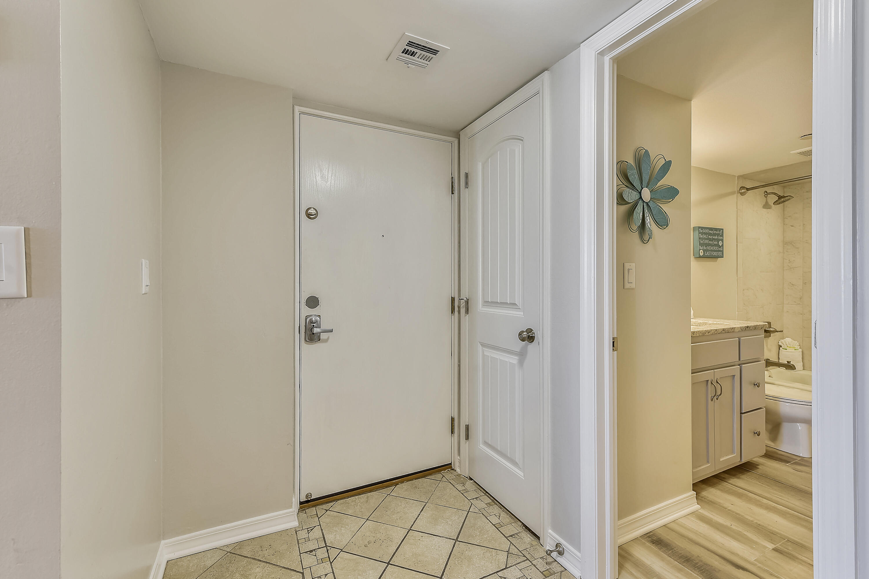 NAUTILUS CONDO - Residential