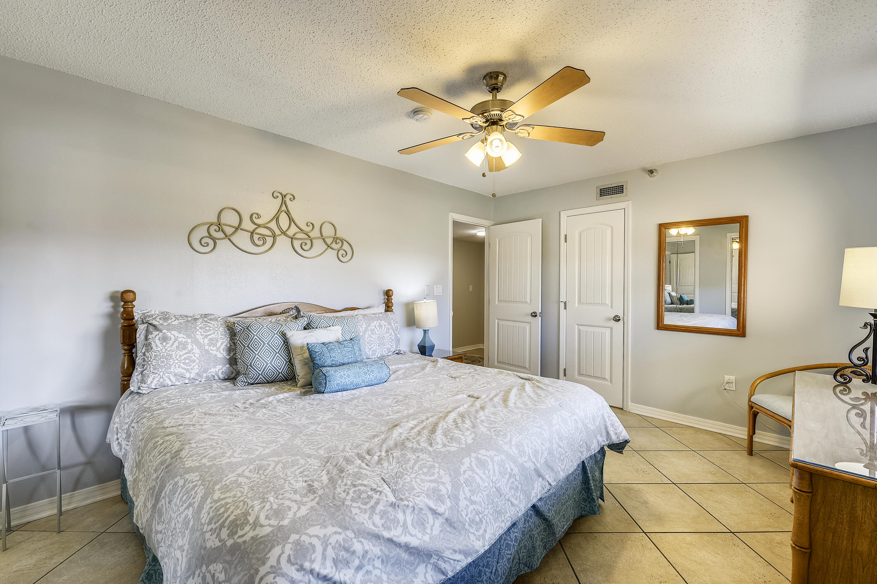 NAUTILUS CONDO - Residential