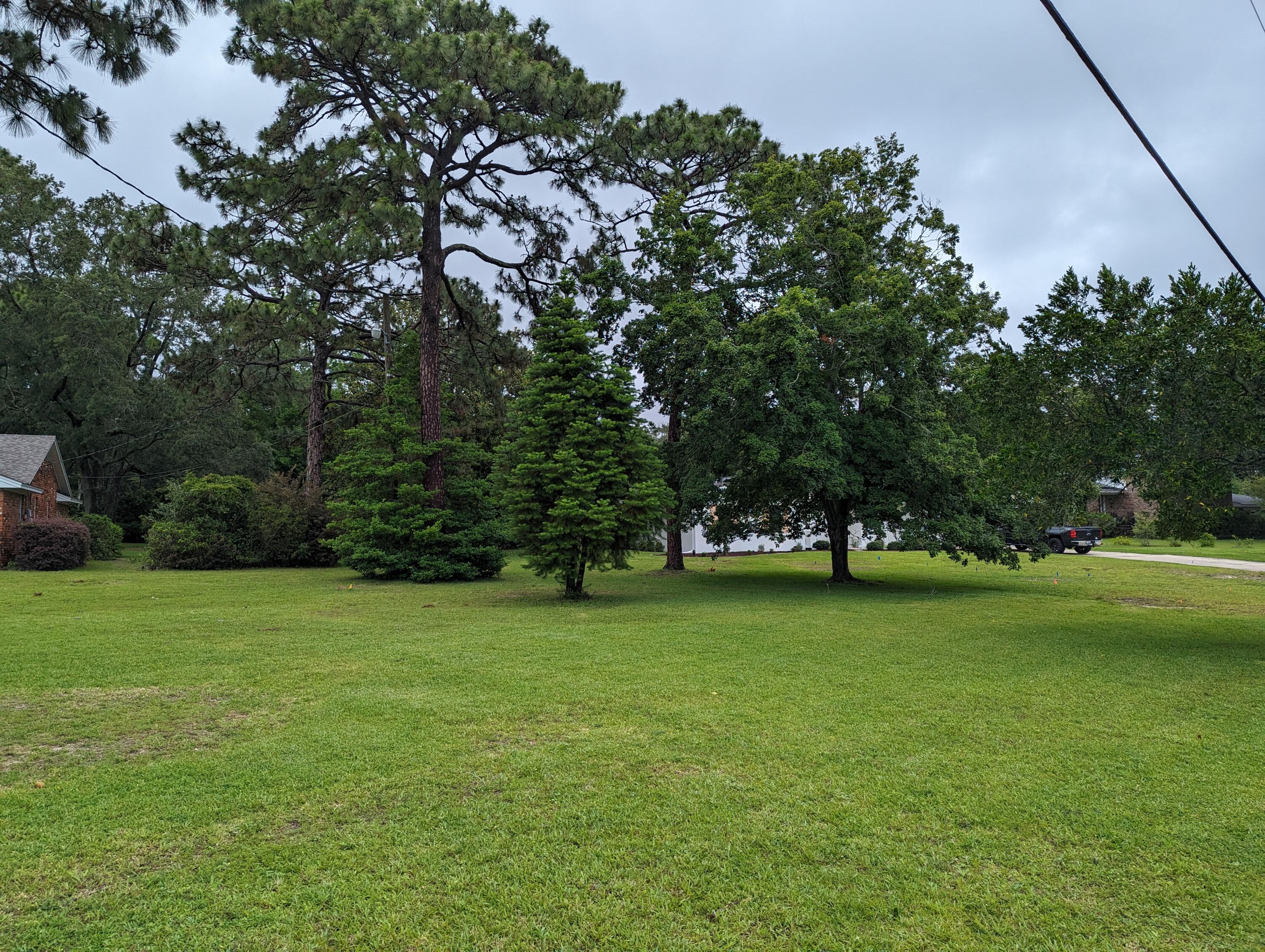 LAKE LORRAINE - Land