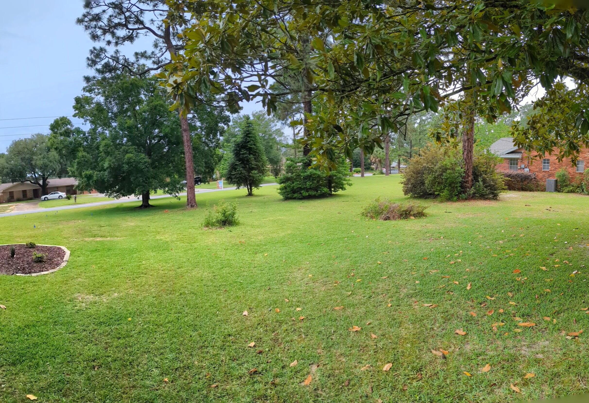 LAKE LORRAINE - Land