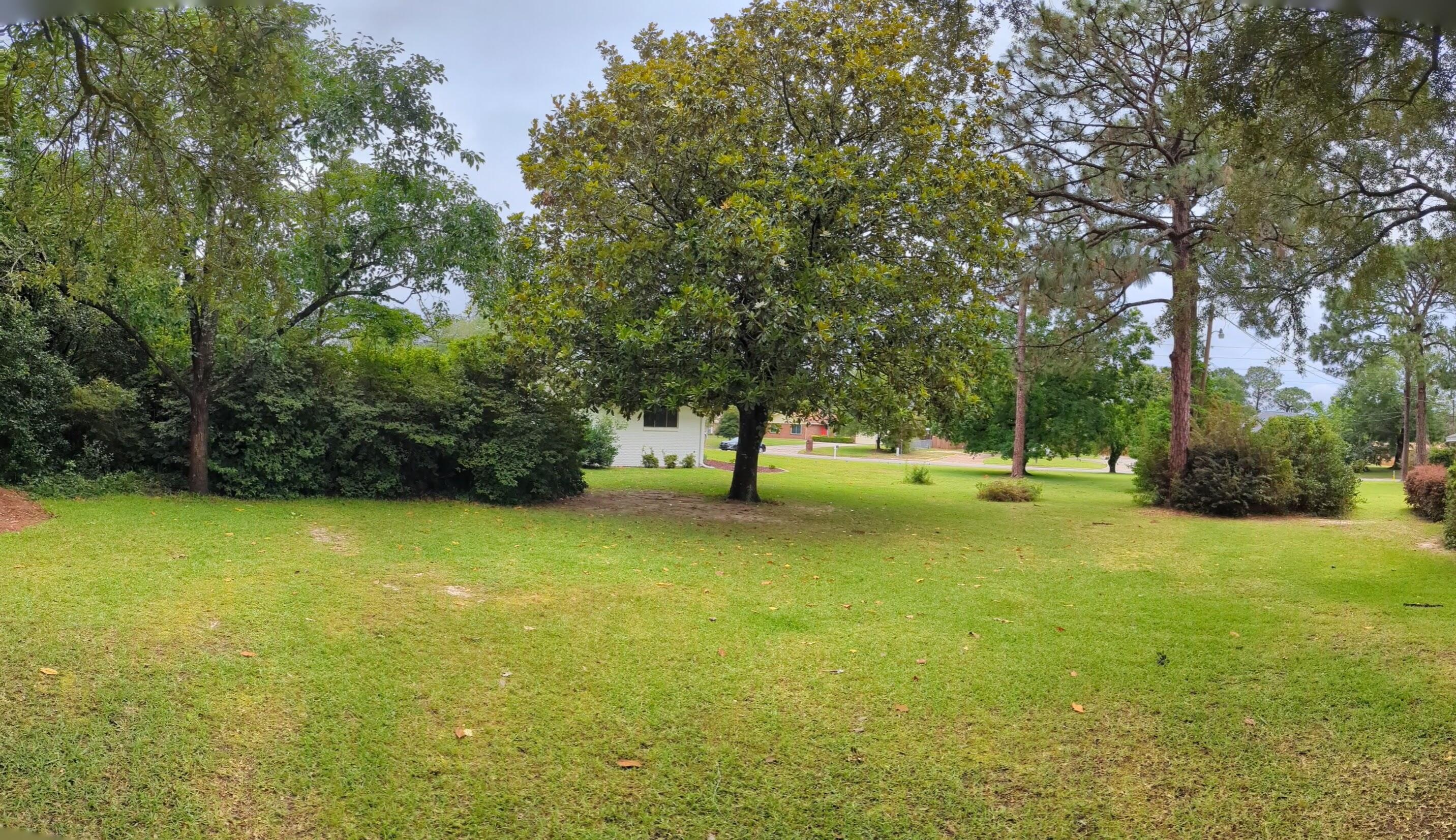 LAKE LORRAINE - Land