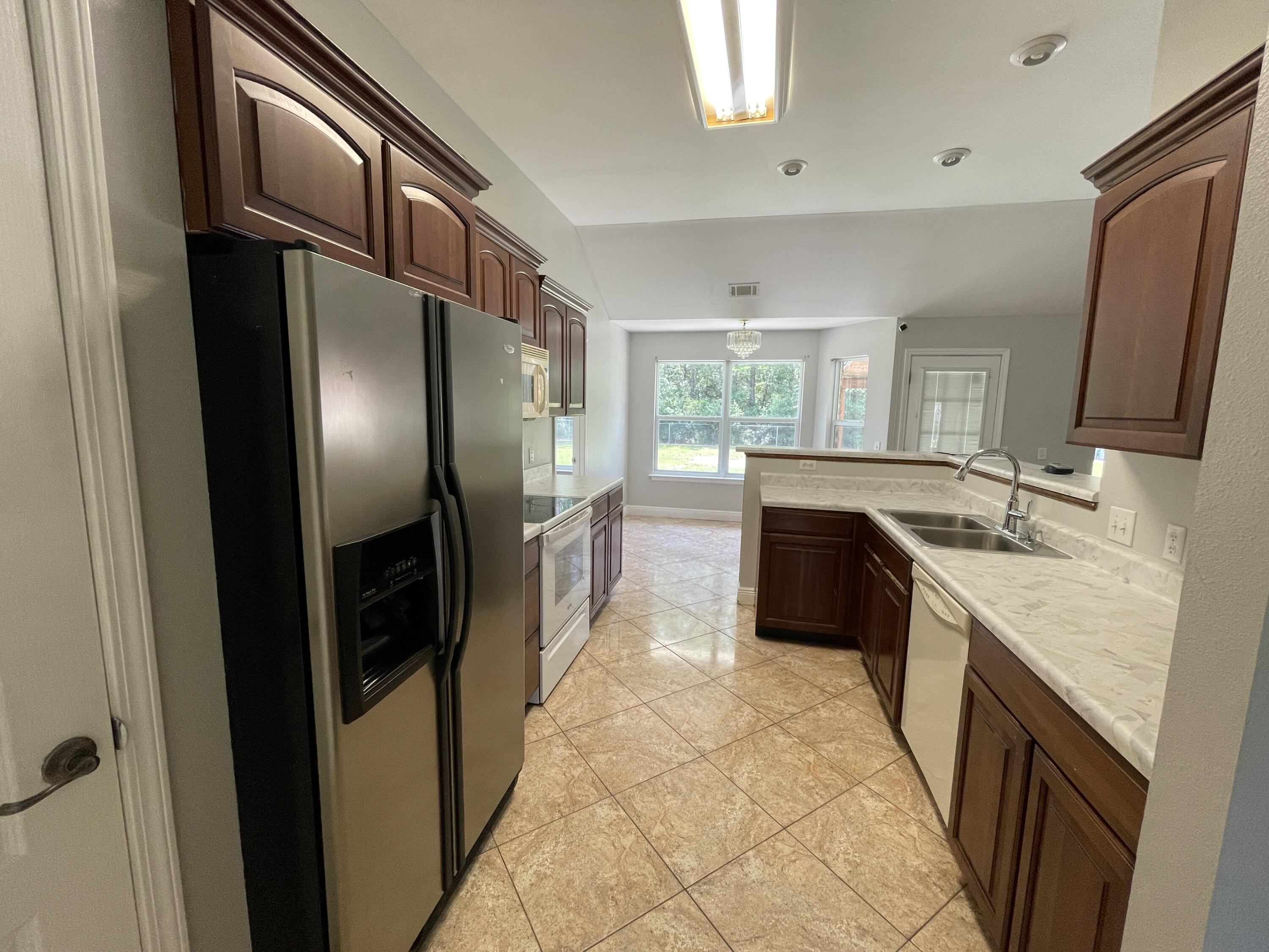 Lake Shore Gardens (Ten Lakes) - Residential