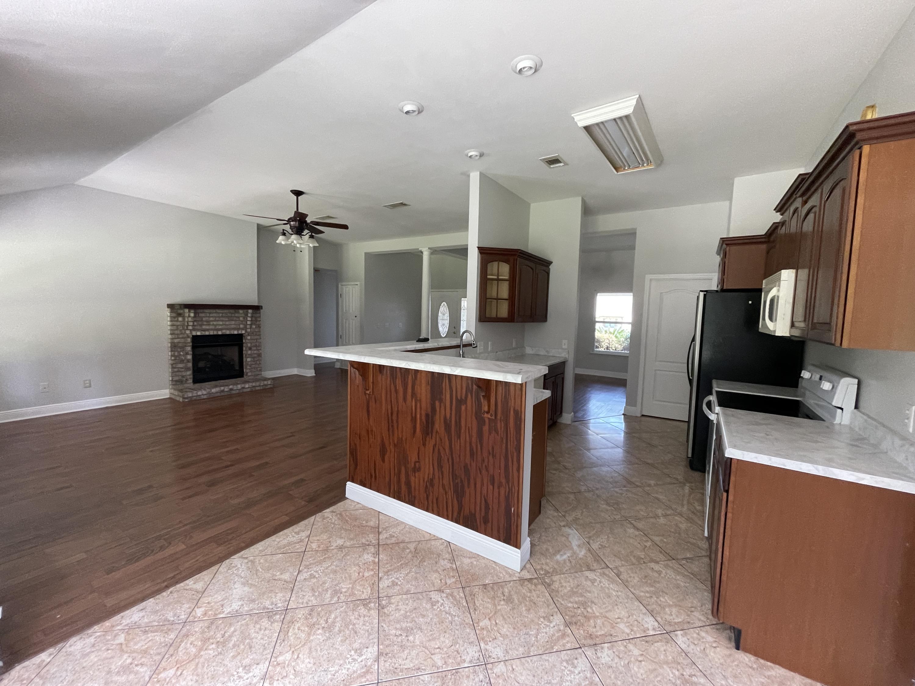 Lake Shore Gardens (Ten Lakes) - Residential