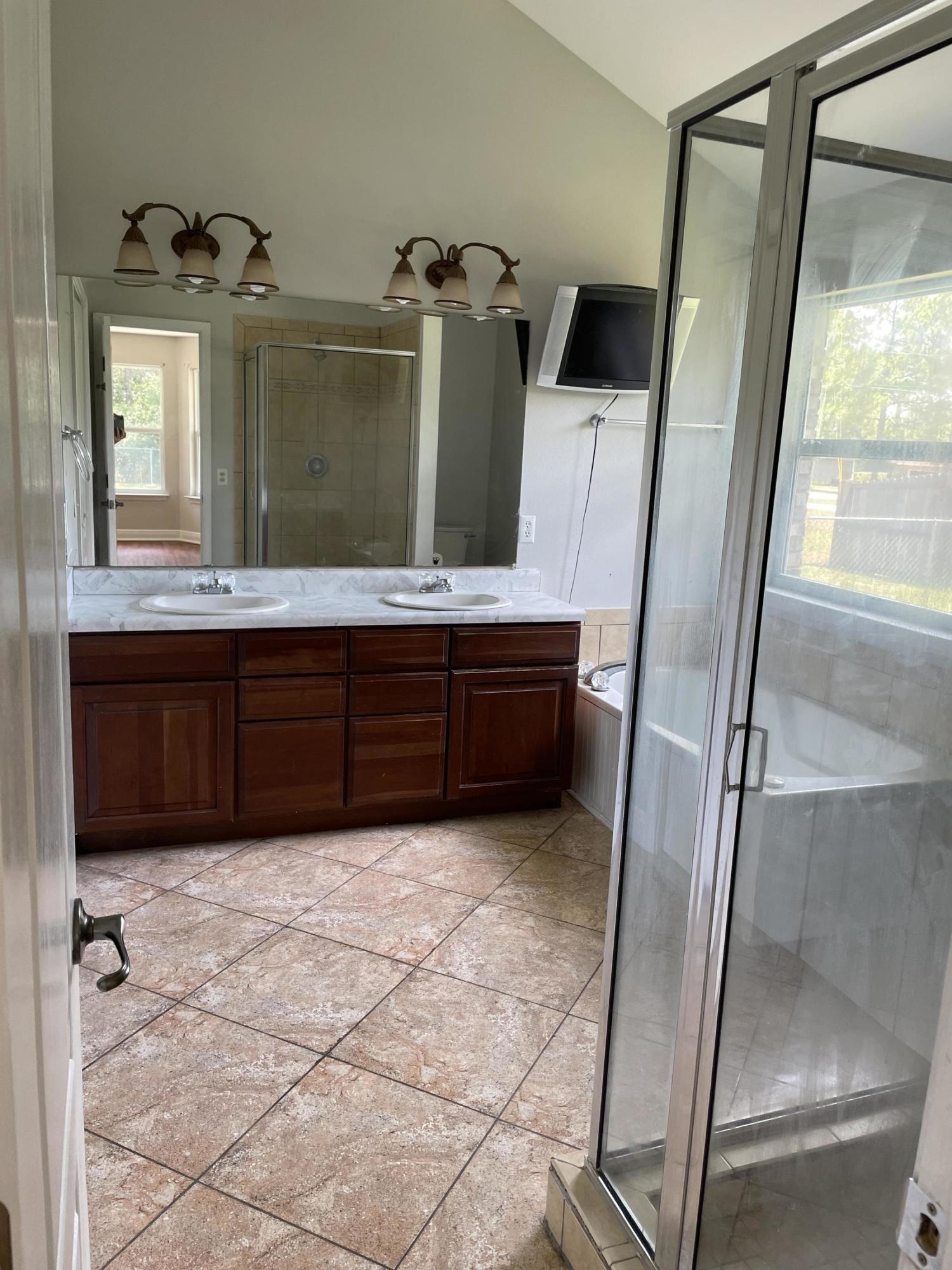 Lake Shore Gardens (Ten Lakes) - Residential