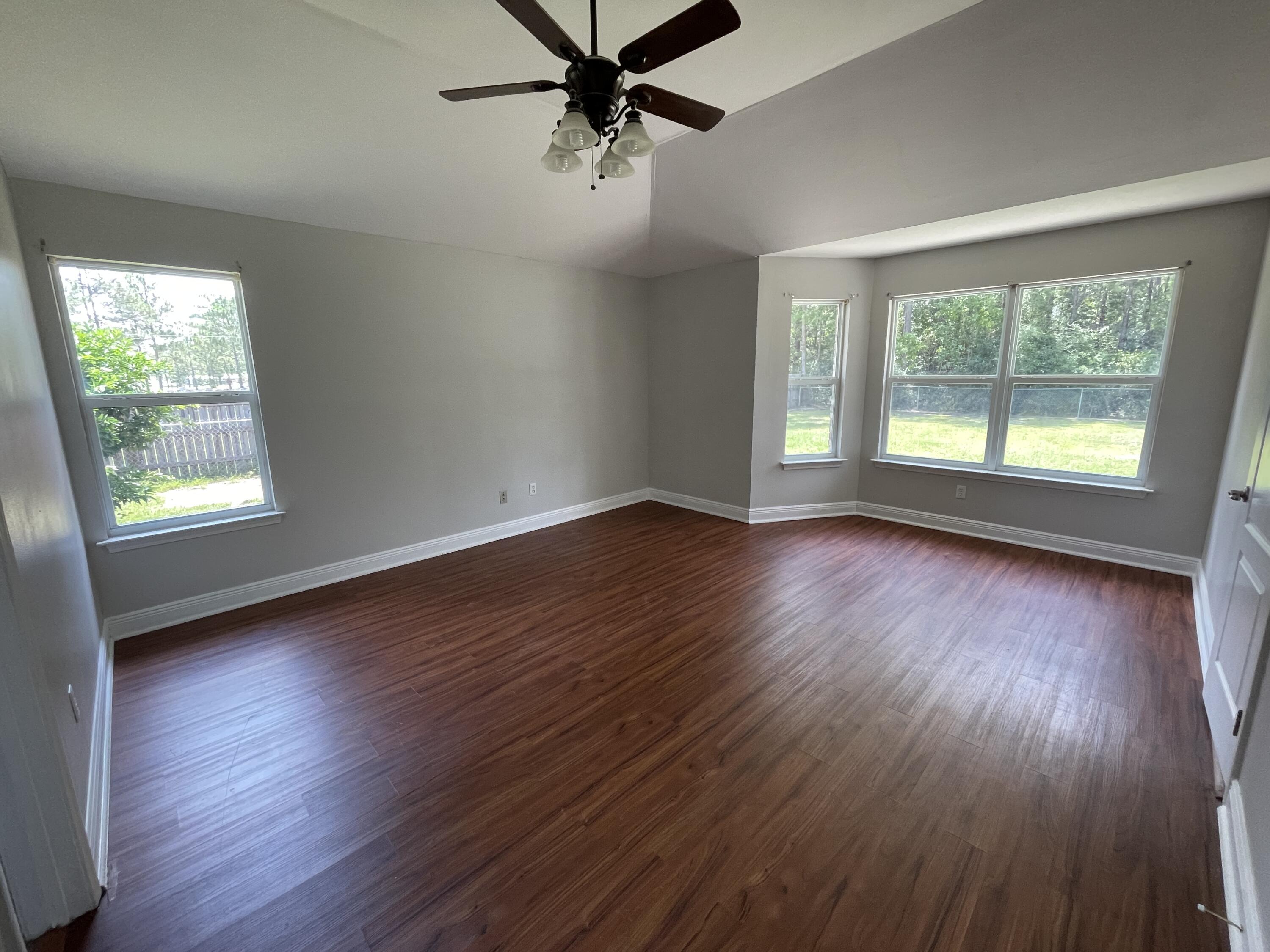 Lake Shore Gardens (Ten Lakes) - Residential