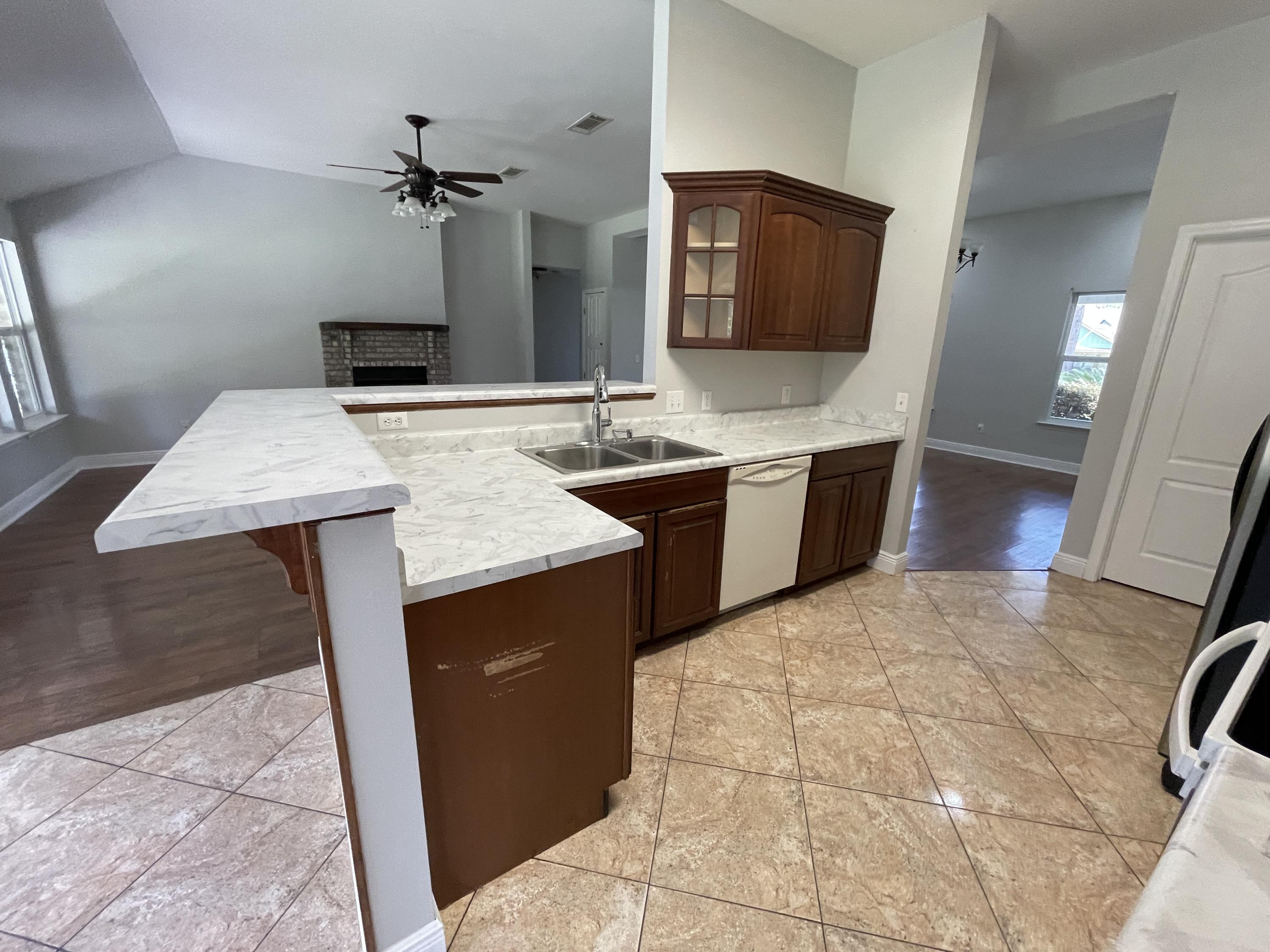 Lake Shore Gardens (Ten Lakes) - Residential