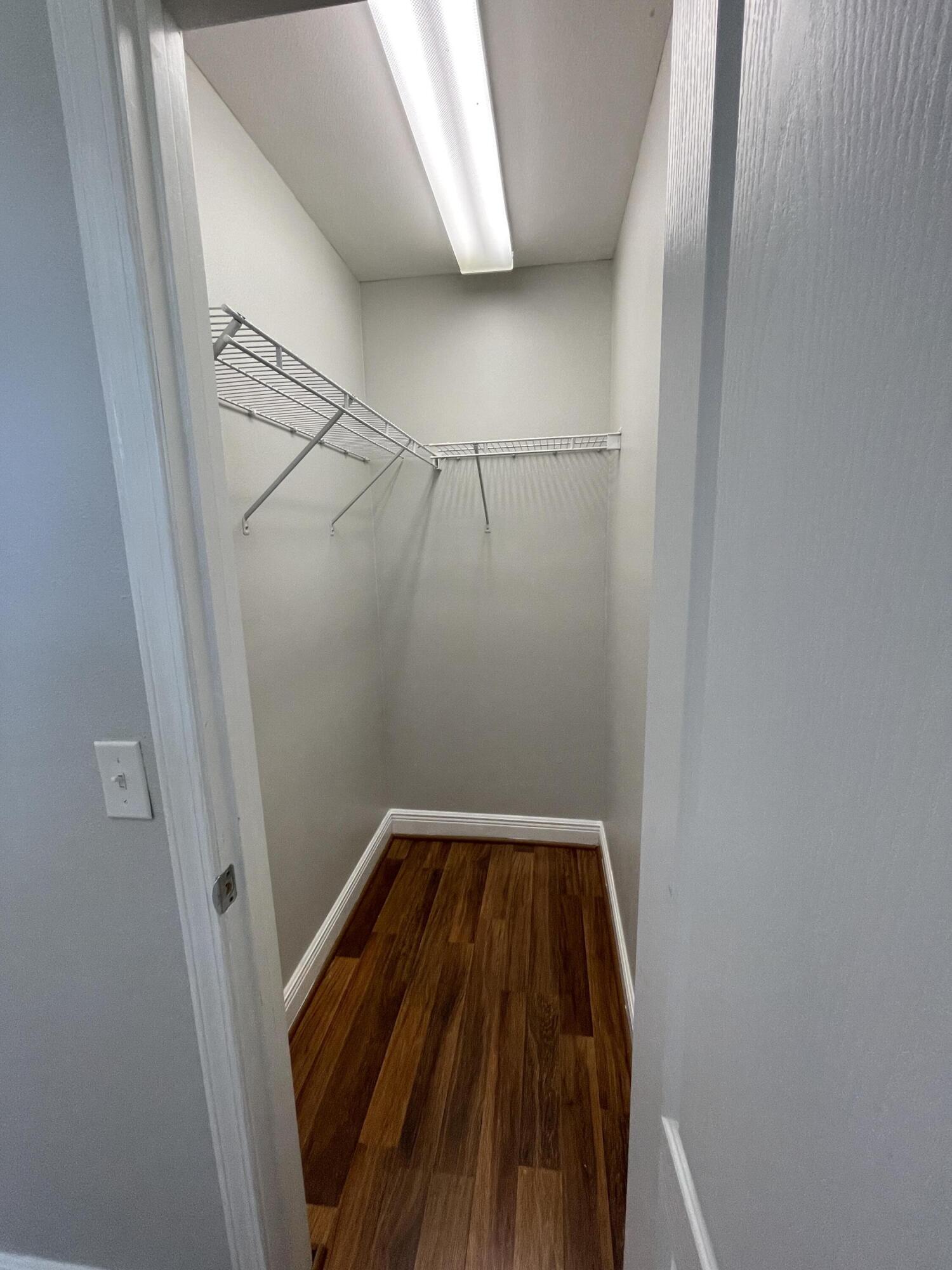 Lake Shore Gardens (Ten Lakes) - Residential