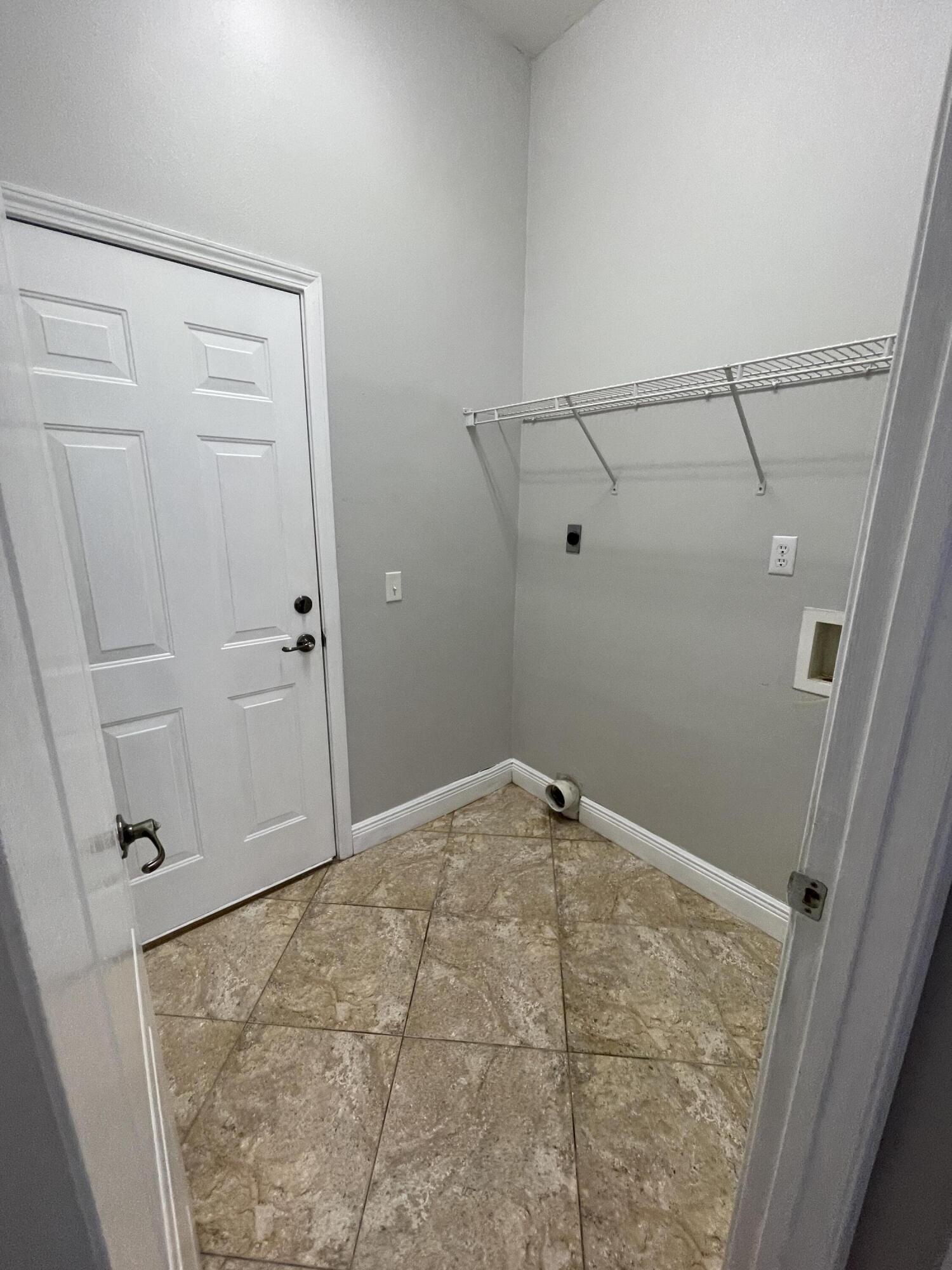 Lake Shore Gardens (Ten Lakes) - Residential