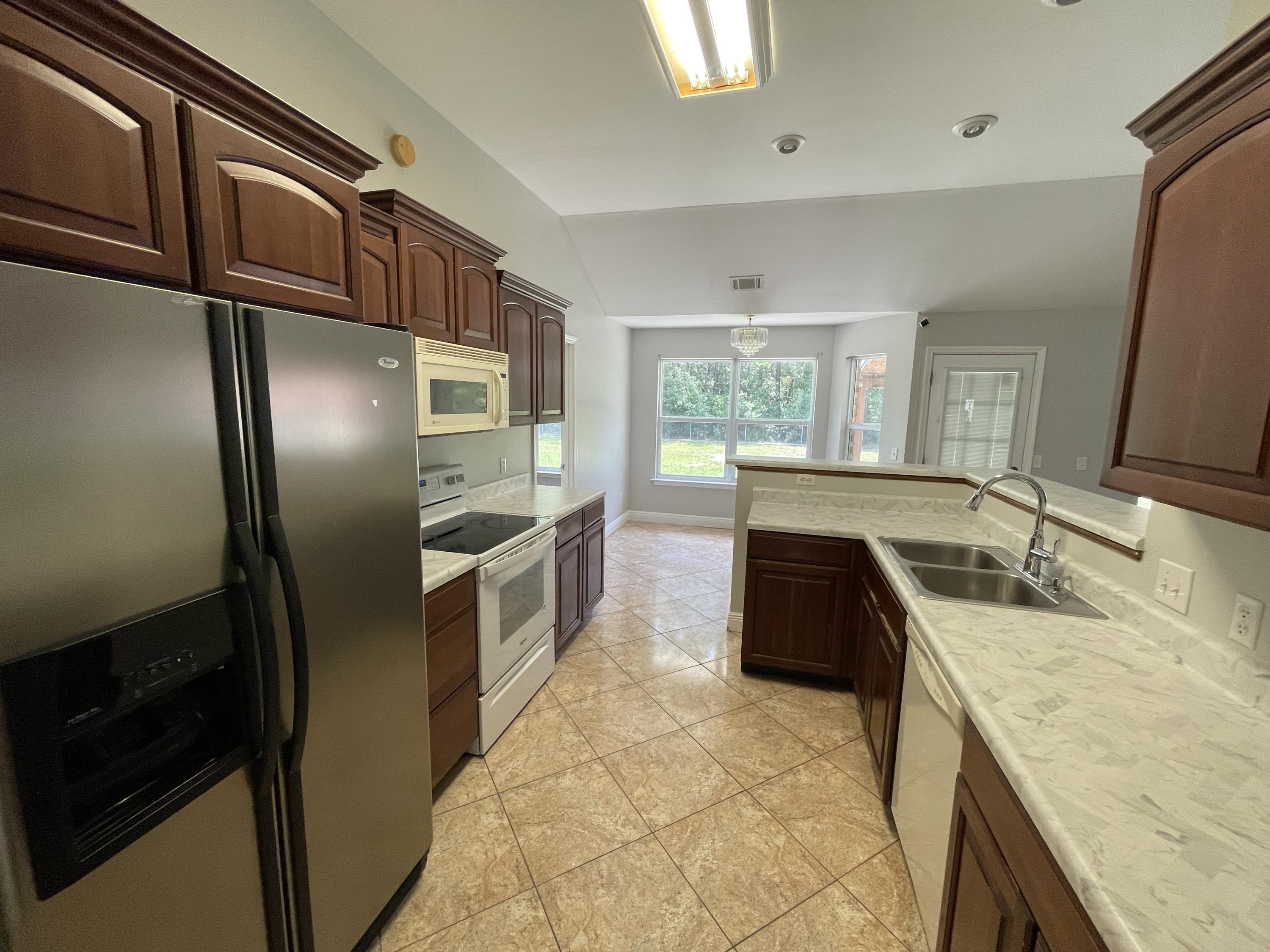 Lake Shore Gardens (Ten Lakes) - Residential