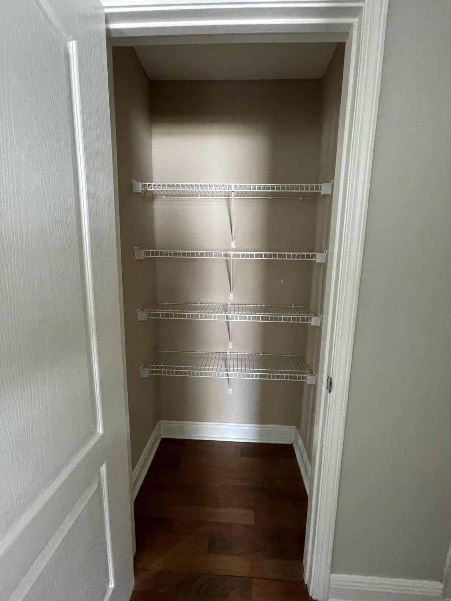 Lake Shore Gardens (Ten Lakes) - Residential