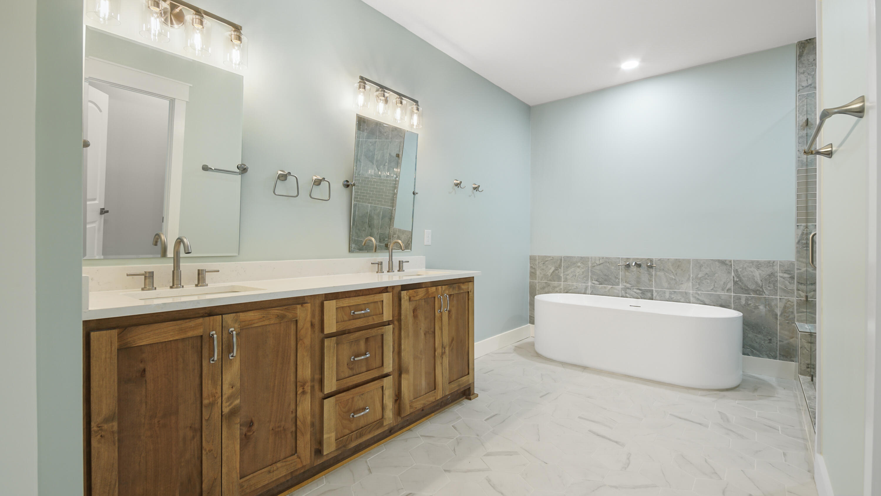 LAKE JUNIPER ESTATES - Residential