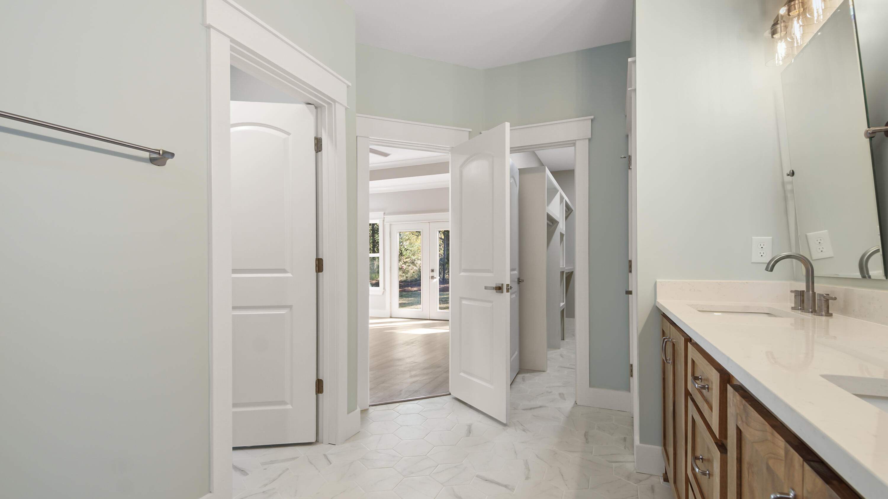 LAKE JUNIPER ESTATES - Residential