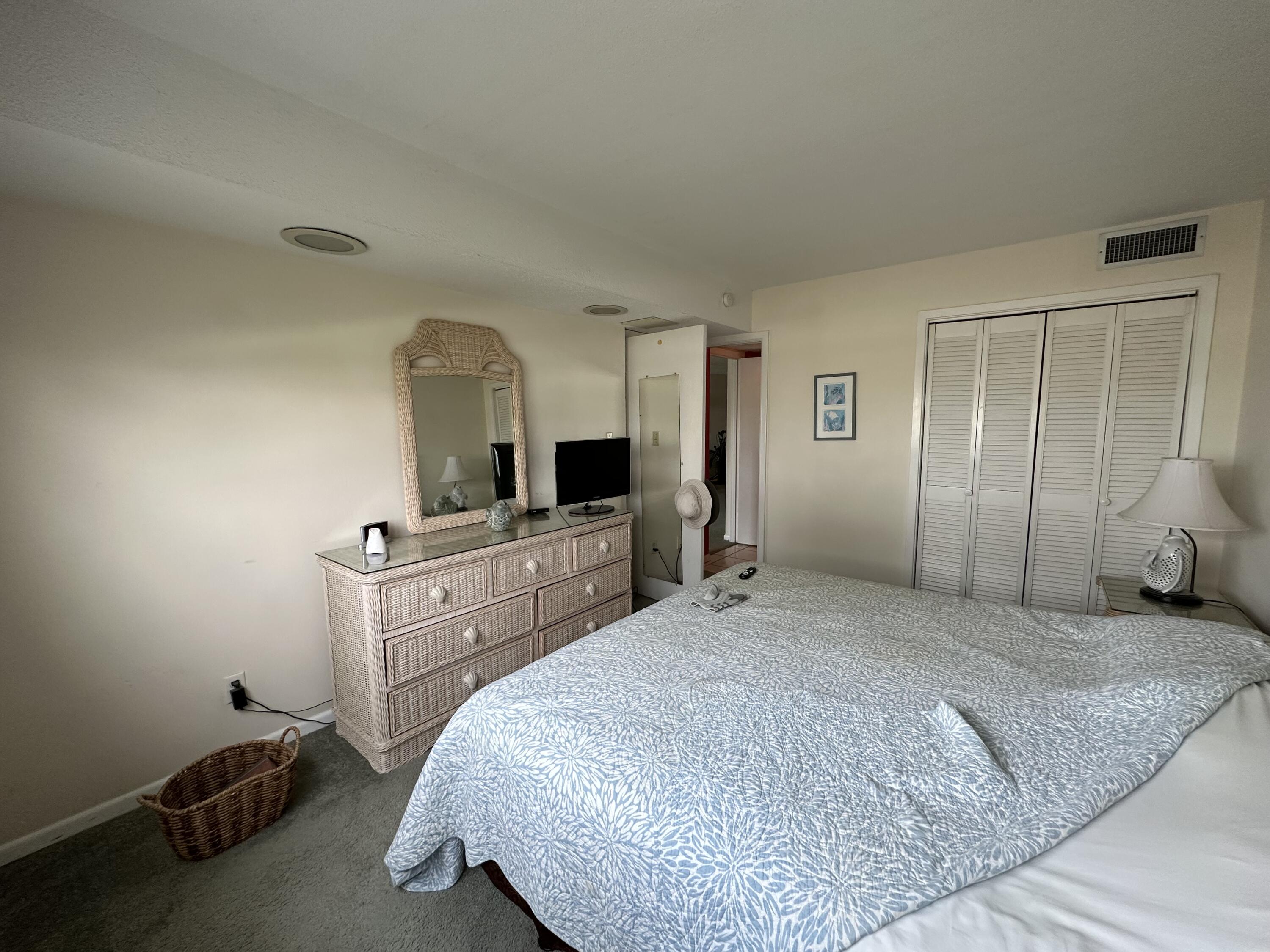 EL MATADOR CONDO - Residential