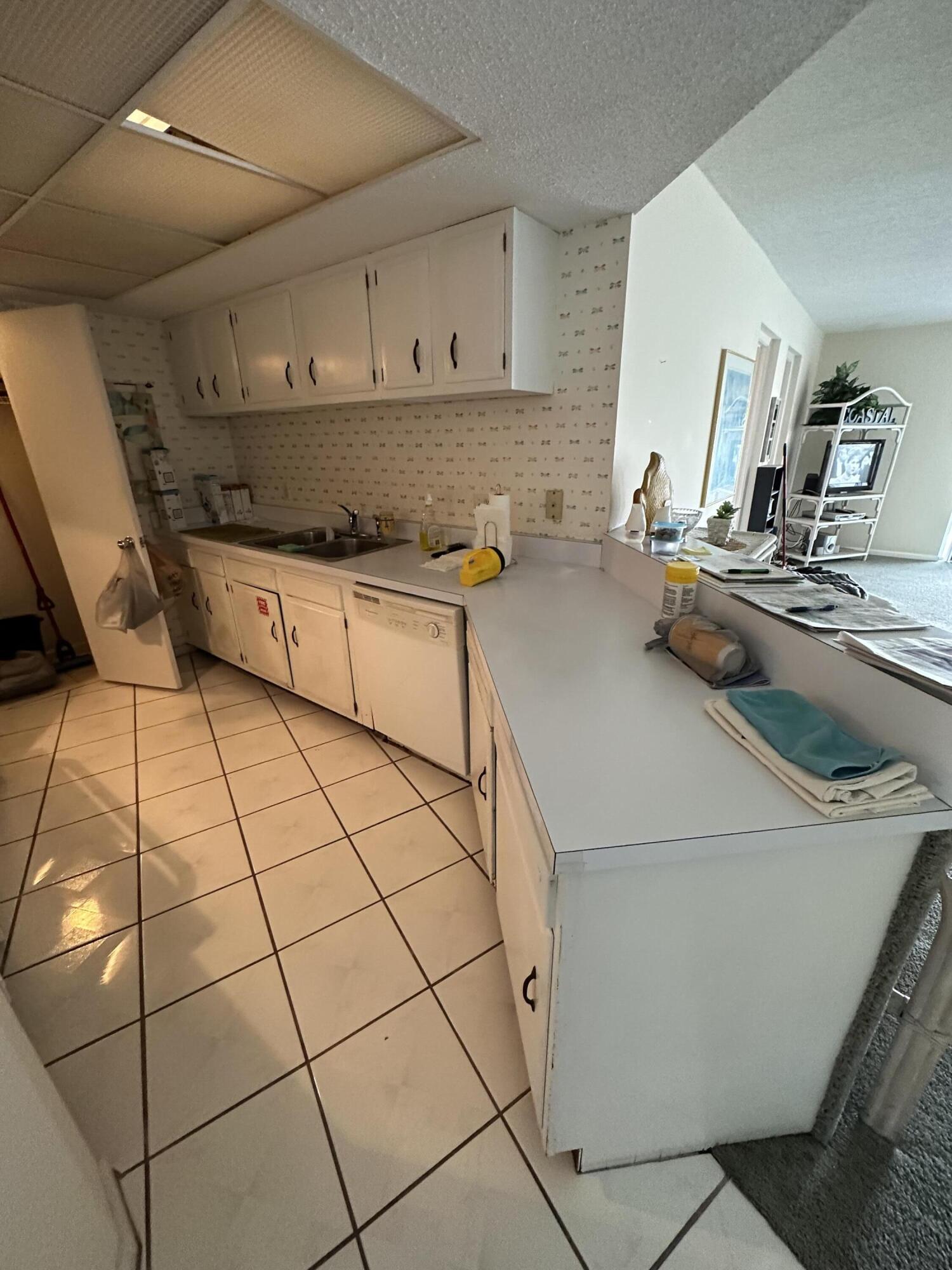 EL MATADOR CONDO - Residential