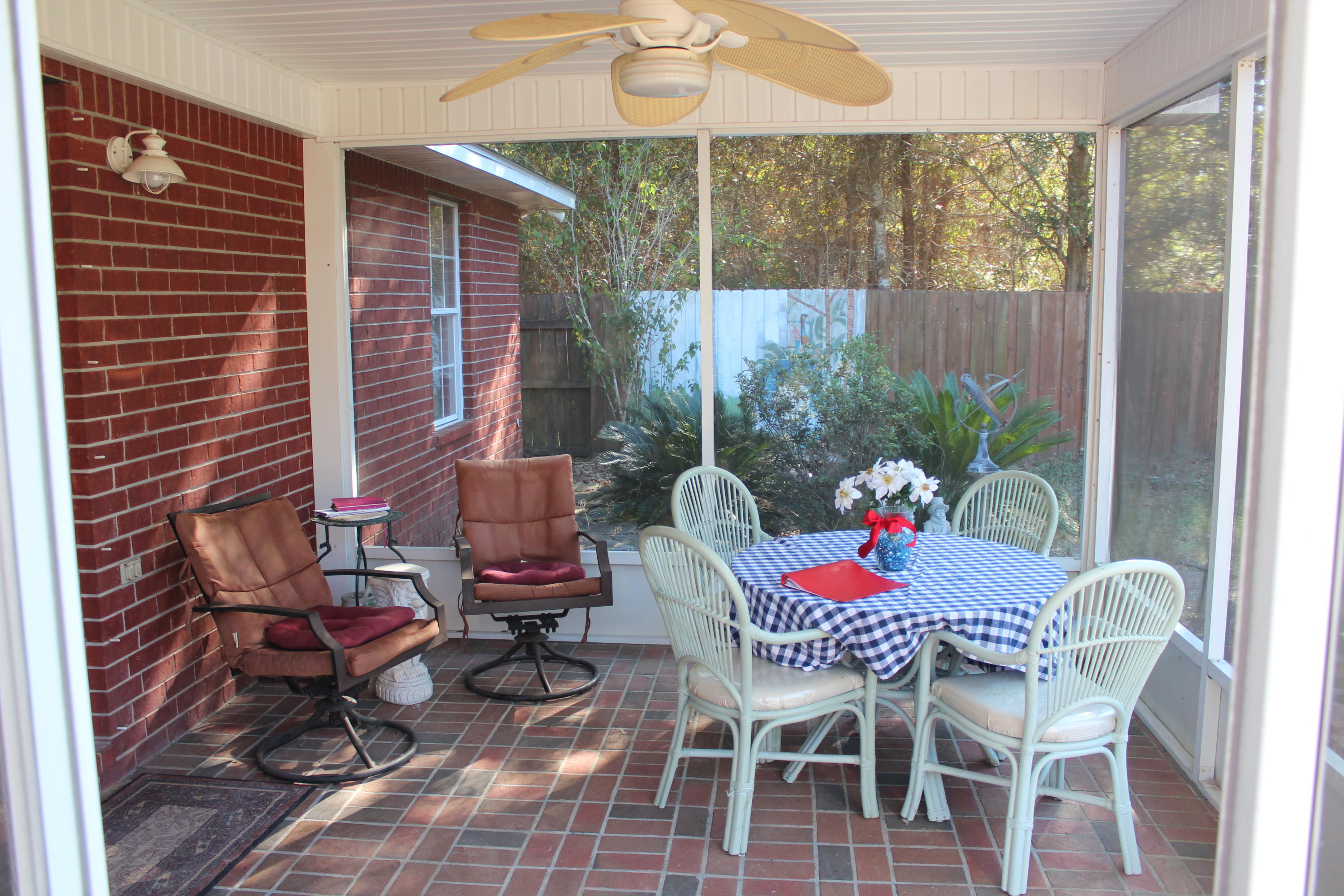 HICKORY SHORES - Residential