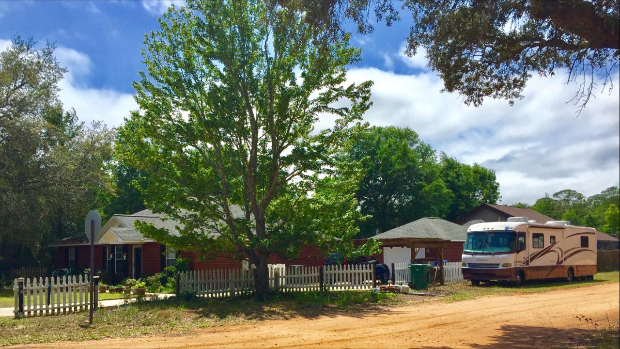 HICKORY SHORES - Residential