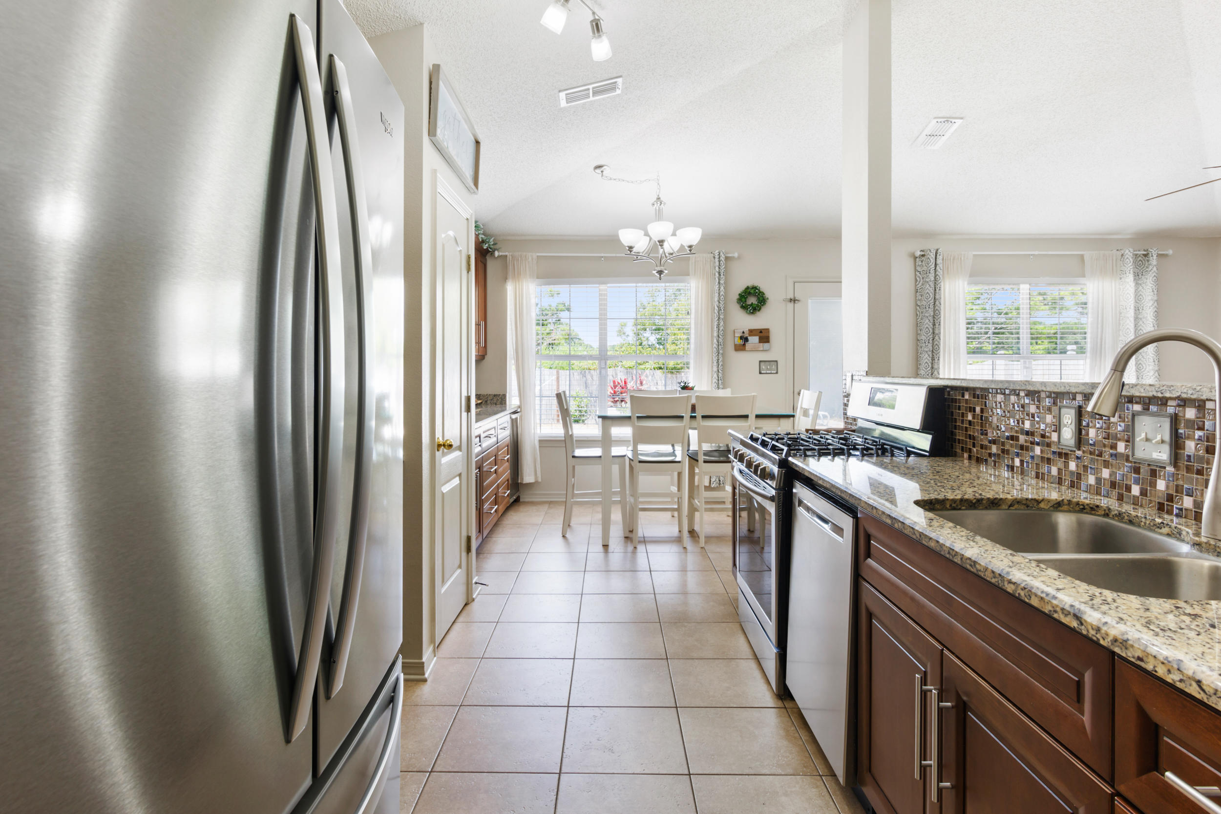 PARADISE RETREAT - Residential