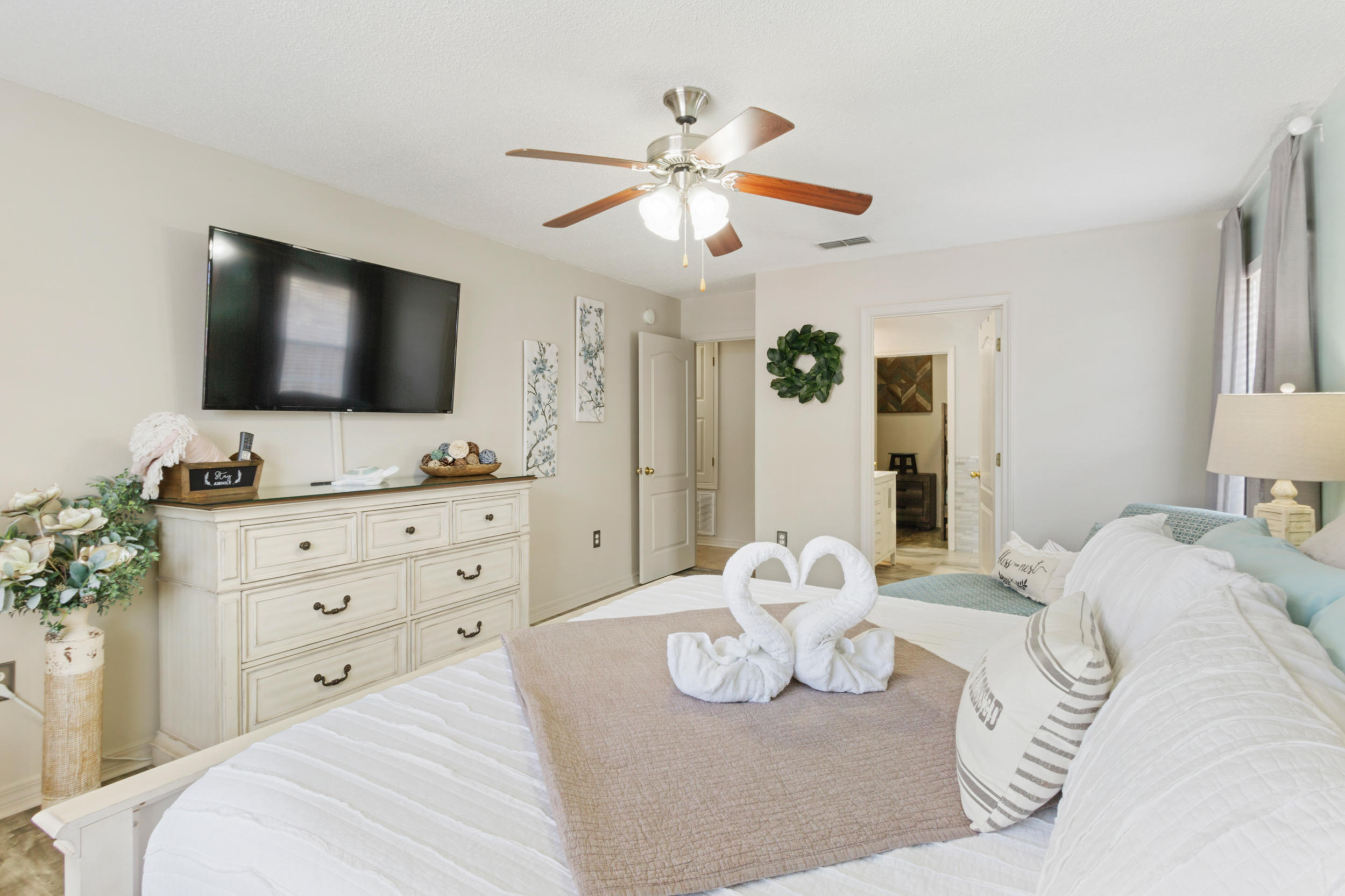 PARADISE RETREAT - Residential