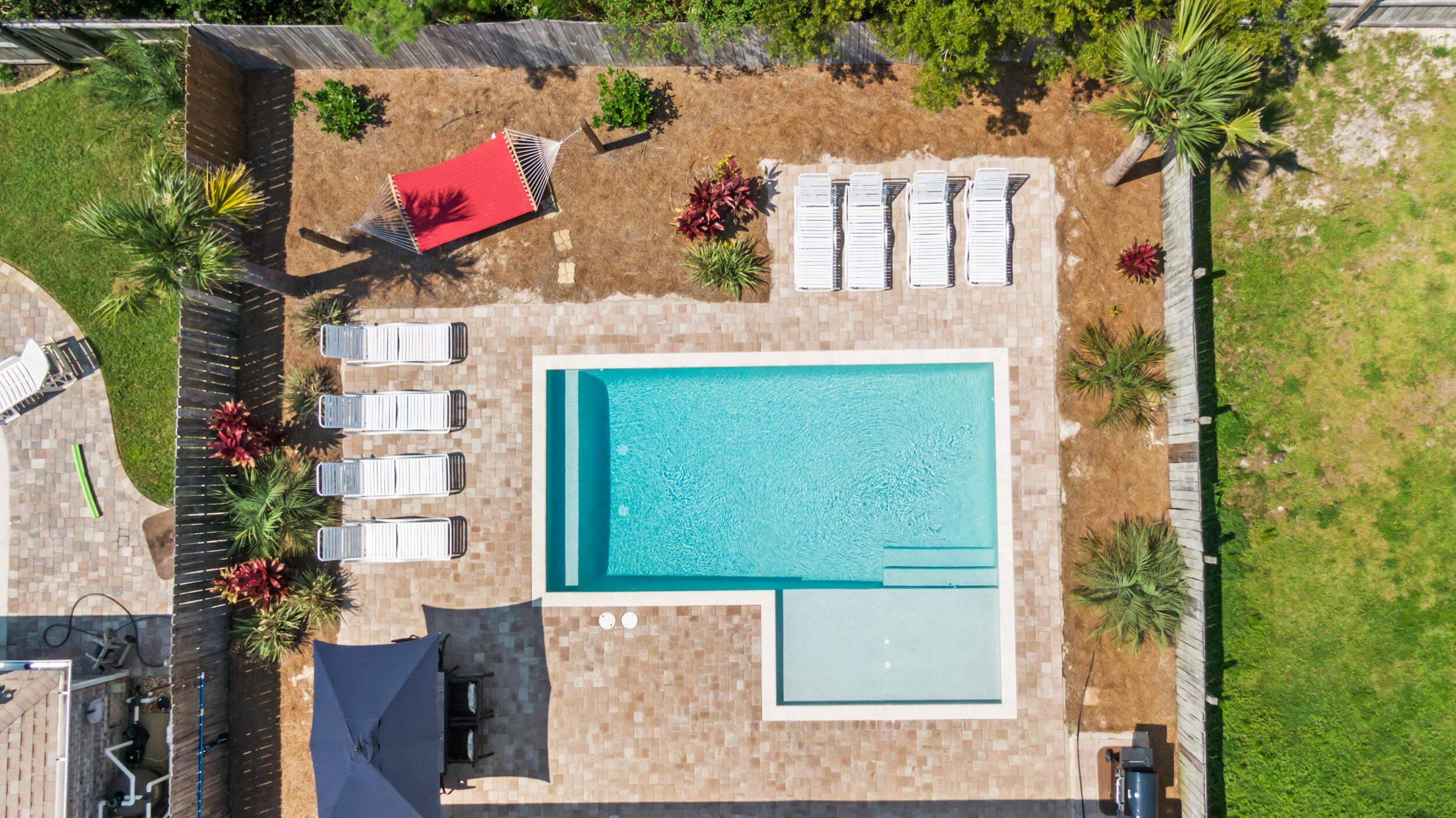 PARADISE RETREAT - Residential