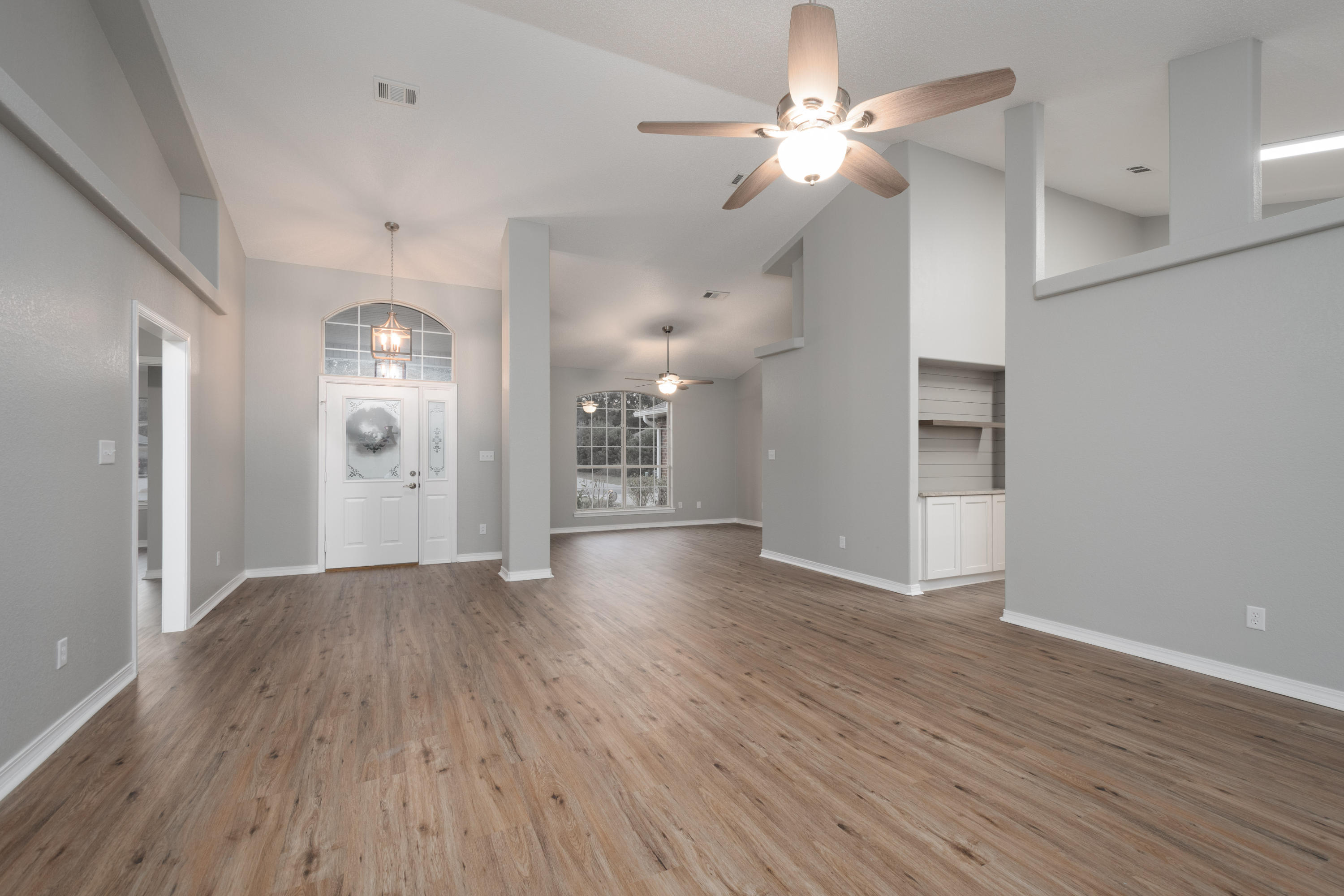 HAWK'S NEST - Residential
