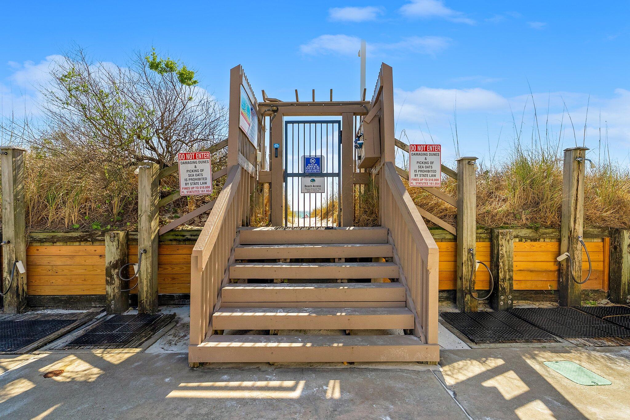 SUGAR BEACH T/H - Residential