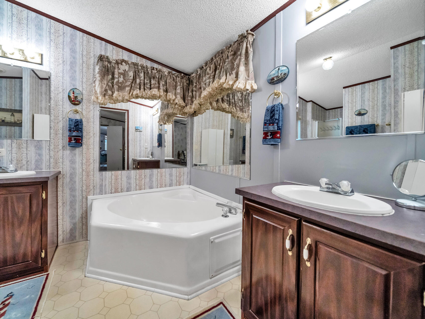 Charlotte Estates - Residential