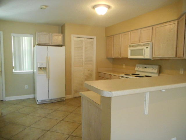 SHAY LIN T/H - Residential