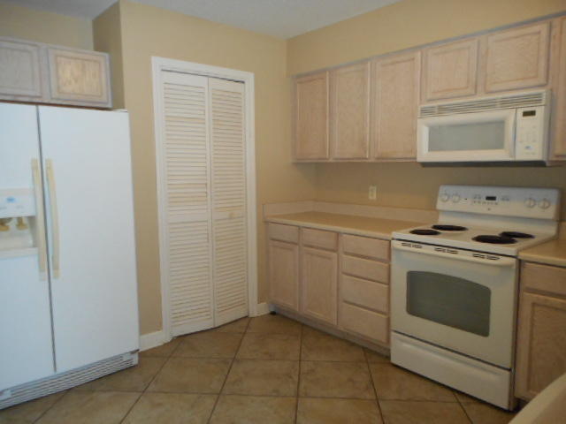 SHAY LIN T/H - Residential