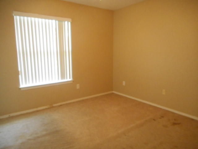 SHAY LIN T/H - Residential