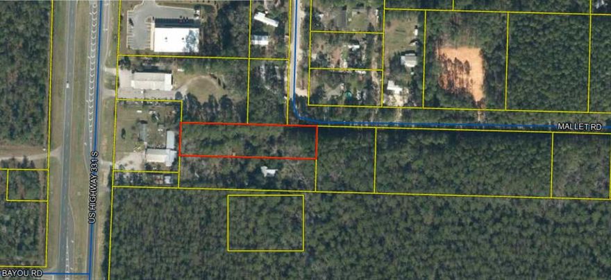 Freeport is one of the fastest growing communities along the Panhandle.  You can now build your dream home and be 20 minutes to the beach.   This lot has plenty of trees and space to build your ideal home with no HOA's and Flood Zone X.   Call for more information, 850-499-6028.