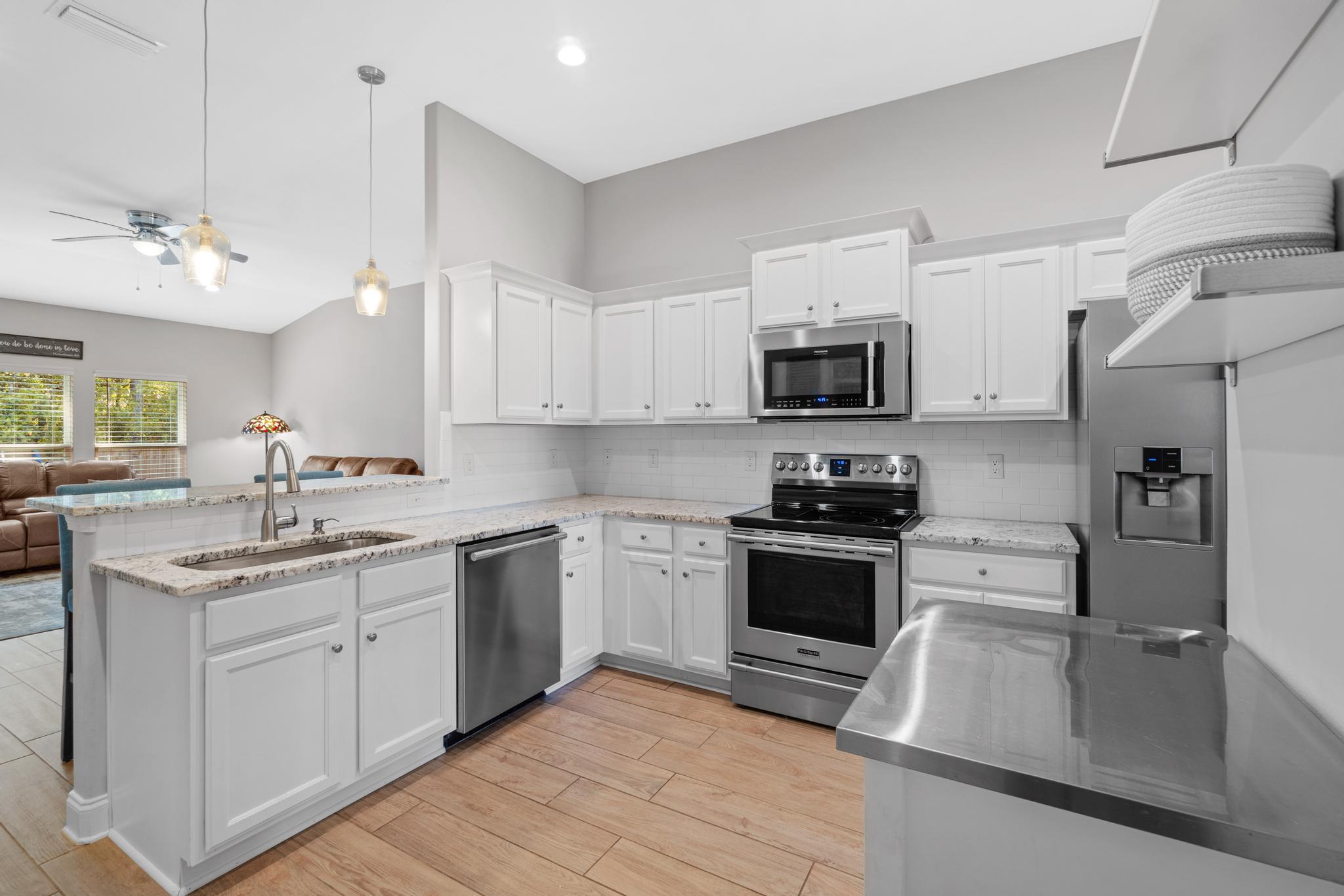 CRESCENT SHORES - Residential