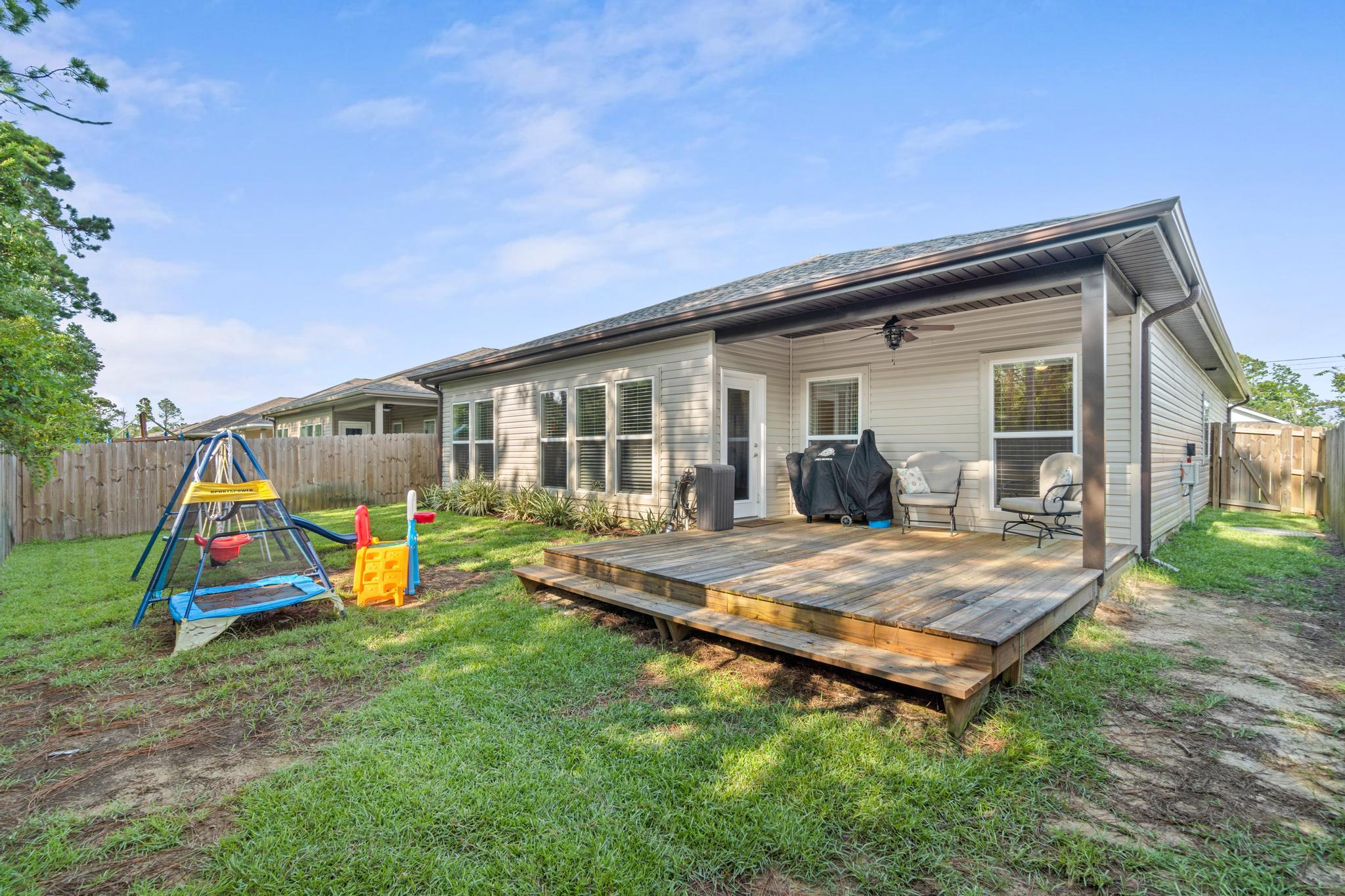 CRESCENT SHORES - Residential