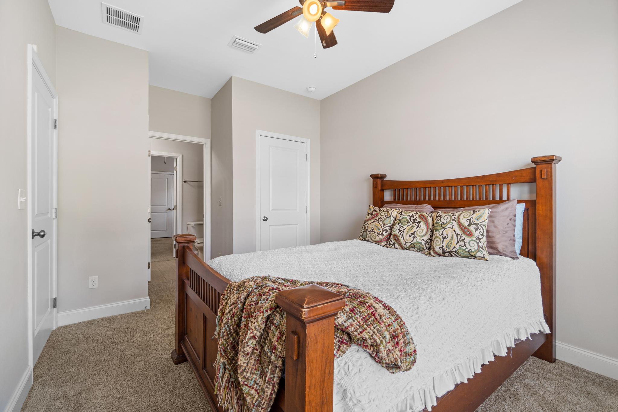 CRESCENT SHORES - Residential