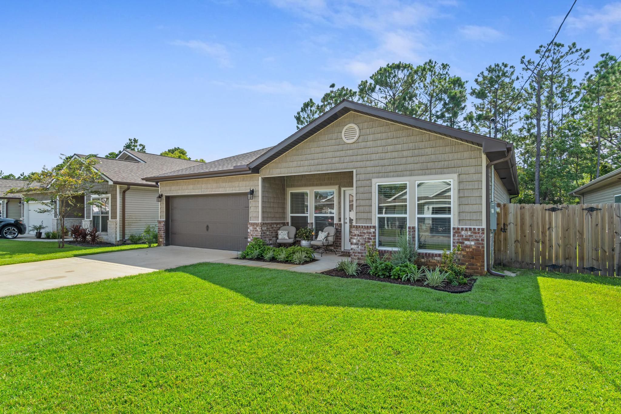 CRESCENT SHORES - Residential