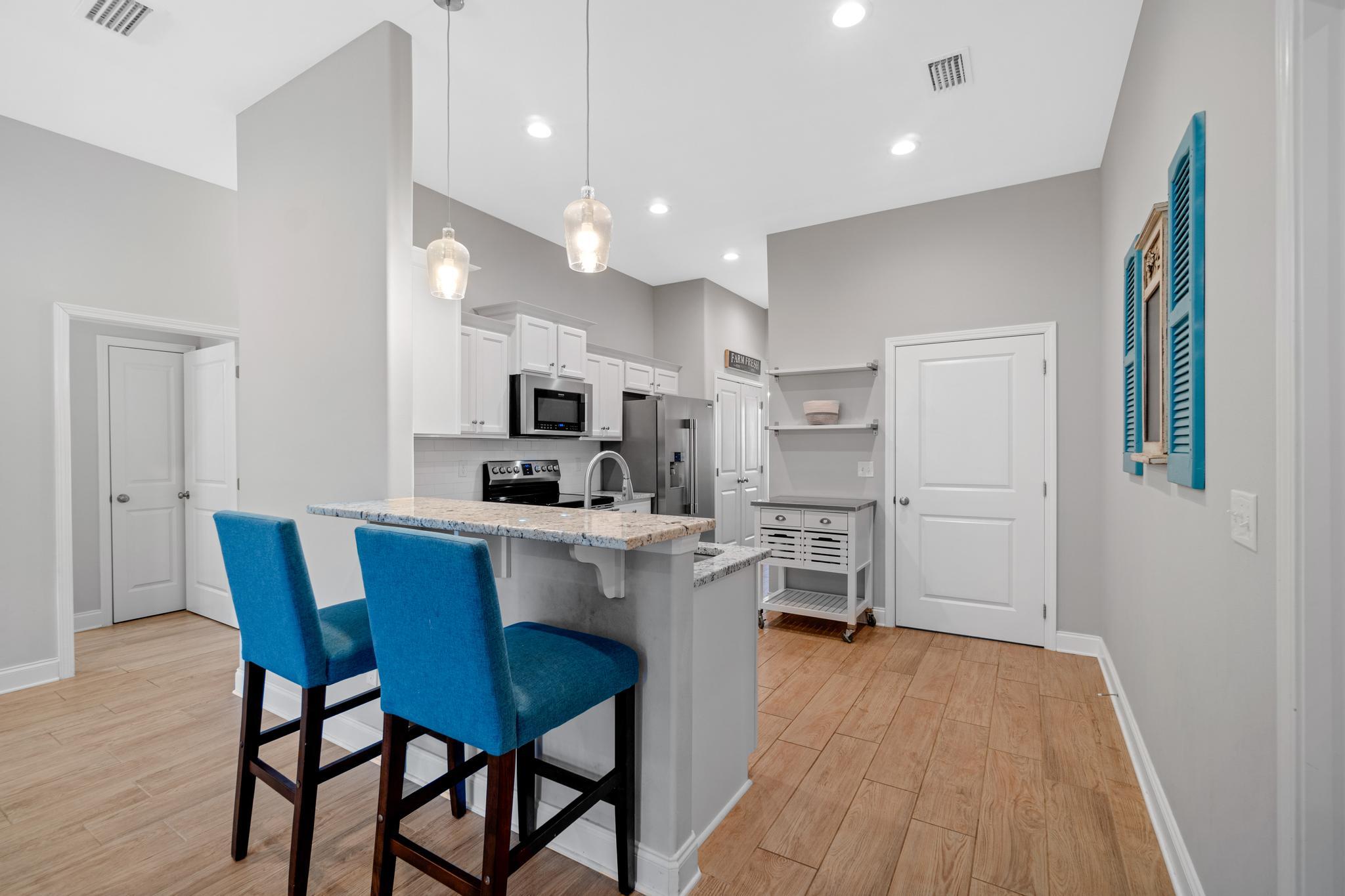 CRESCENT SHORES - Residential