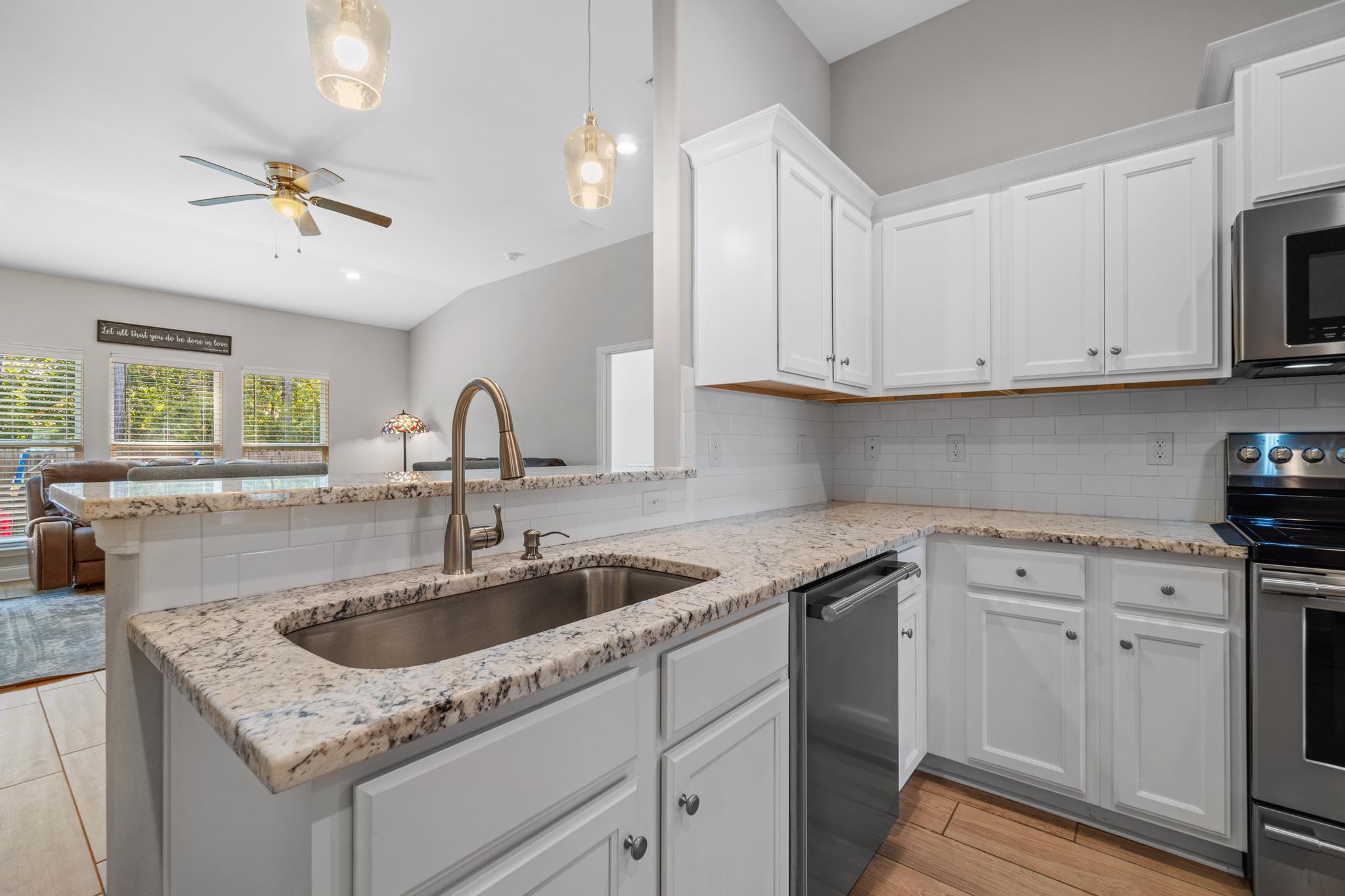 CRESCENT SHORES - Residential