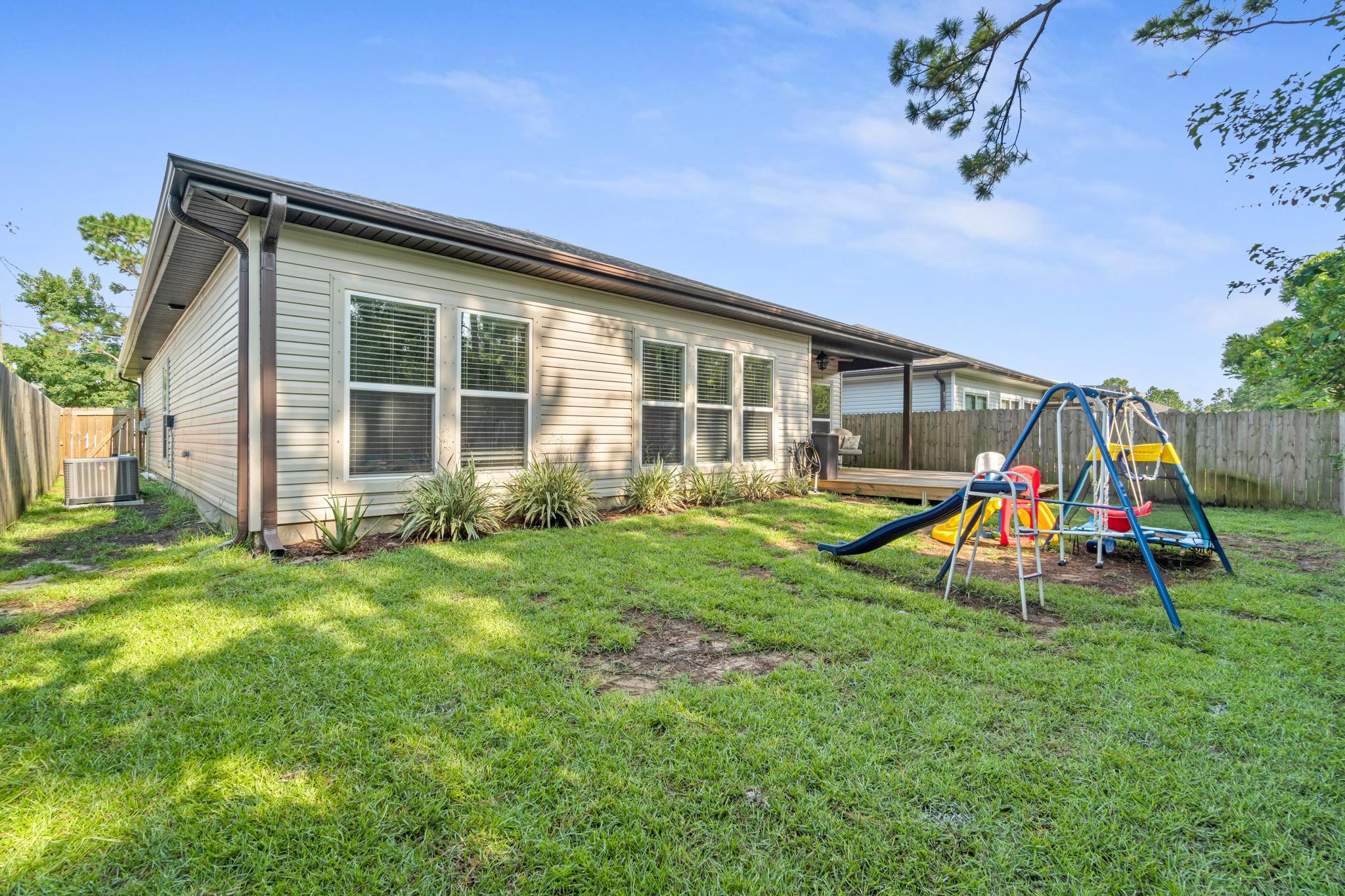 CRESCENT SHORES - Residential