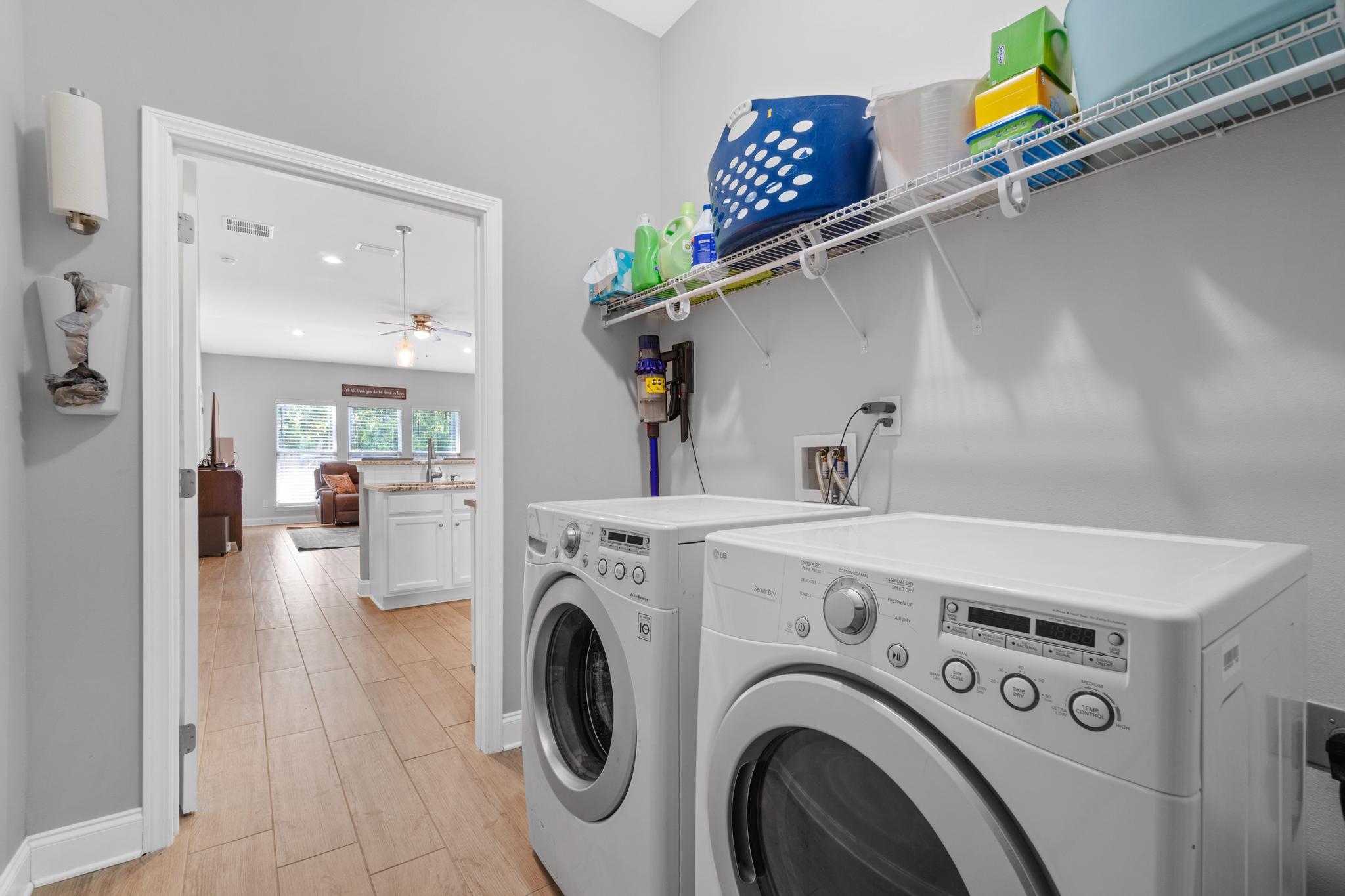 CRESCENT SHORES - Residential