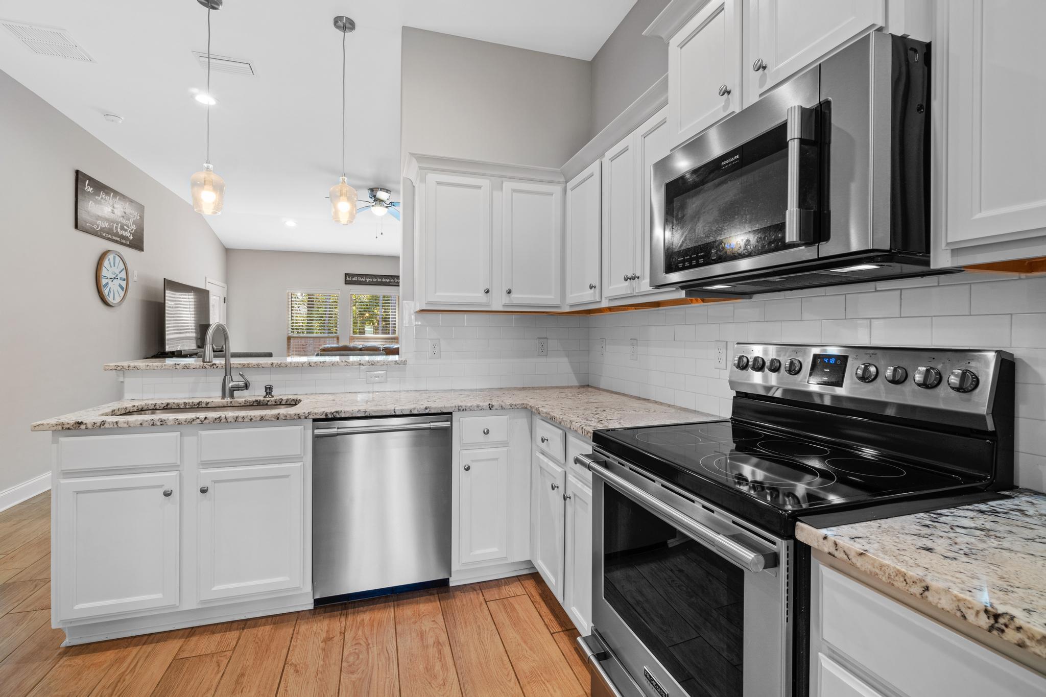 CRESCENT SHORES - Residential