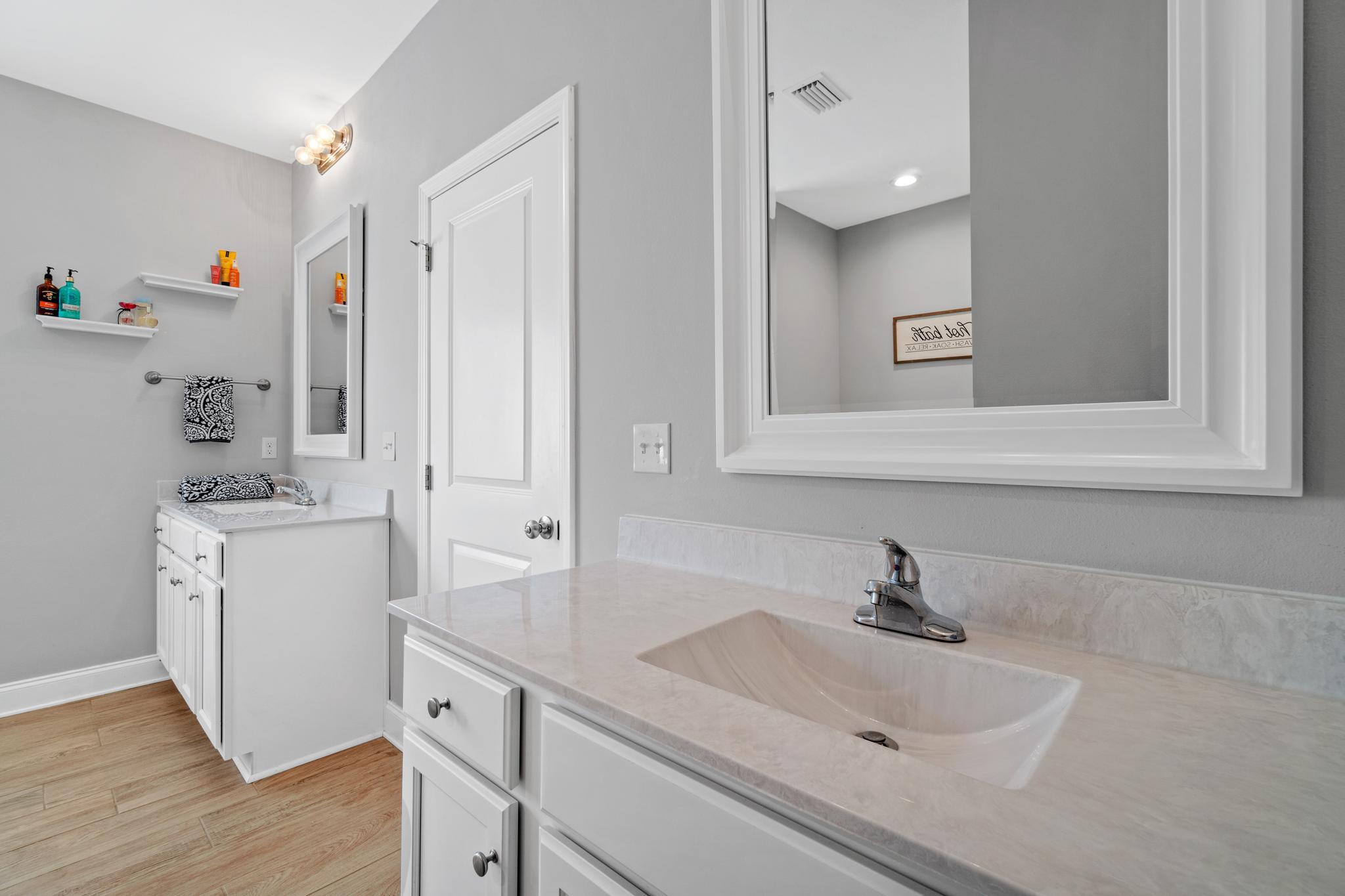 CRESCENT SHORES - Residential