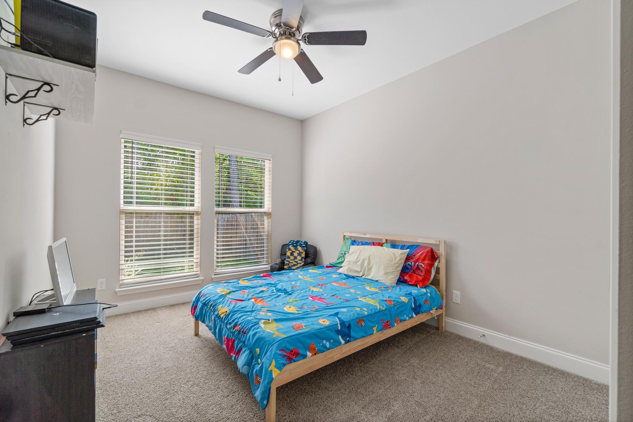 CRESCENT SHORES - Residential