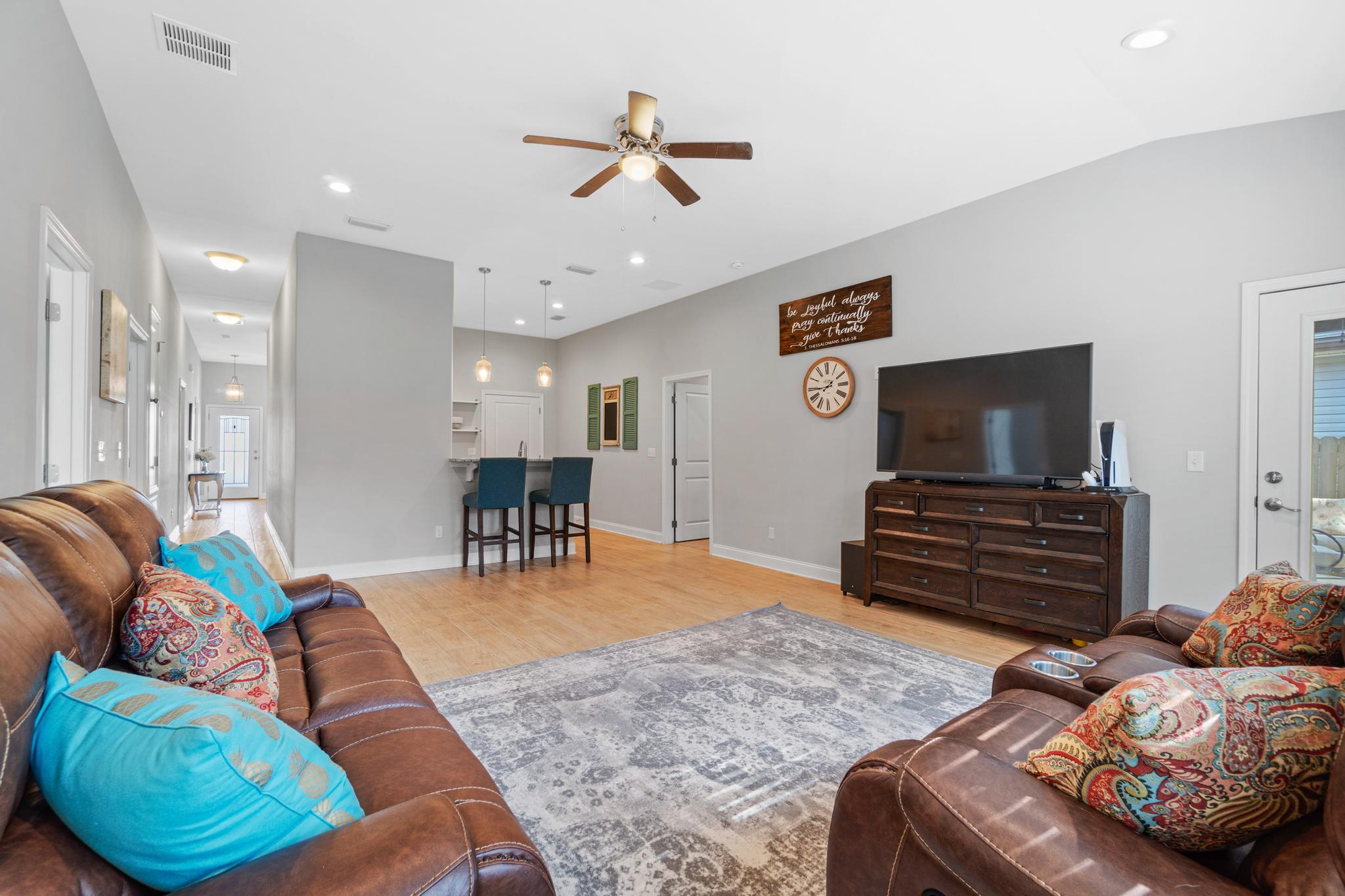 CRESCENT SHORES - Residential