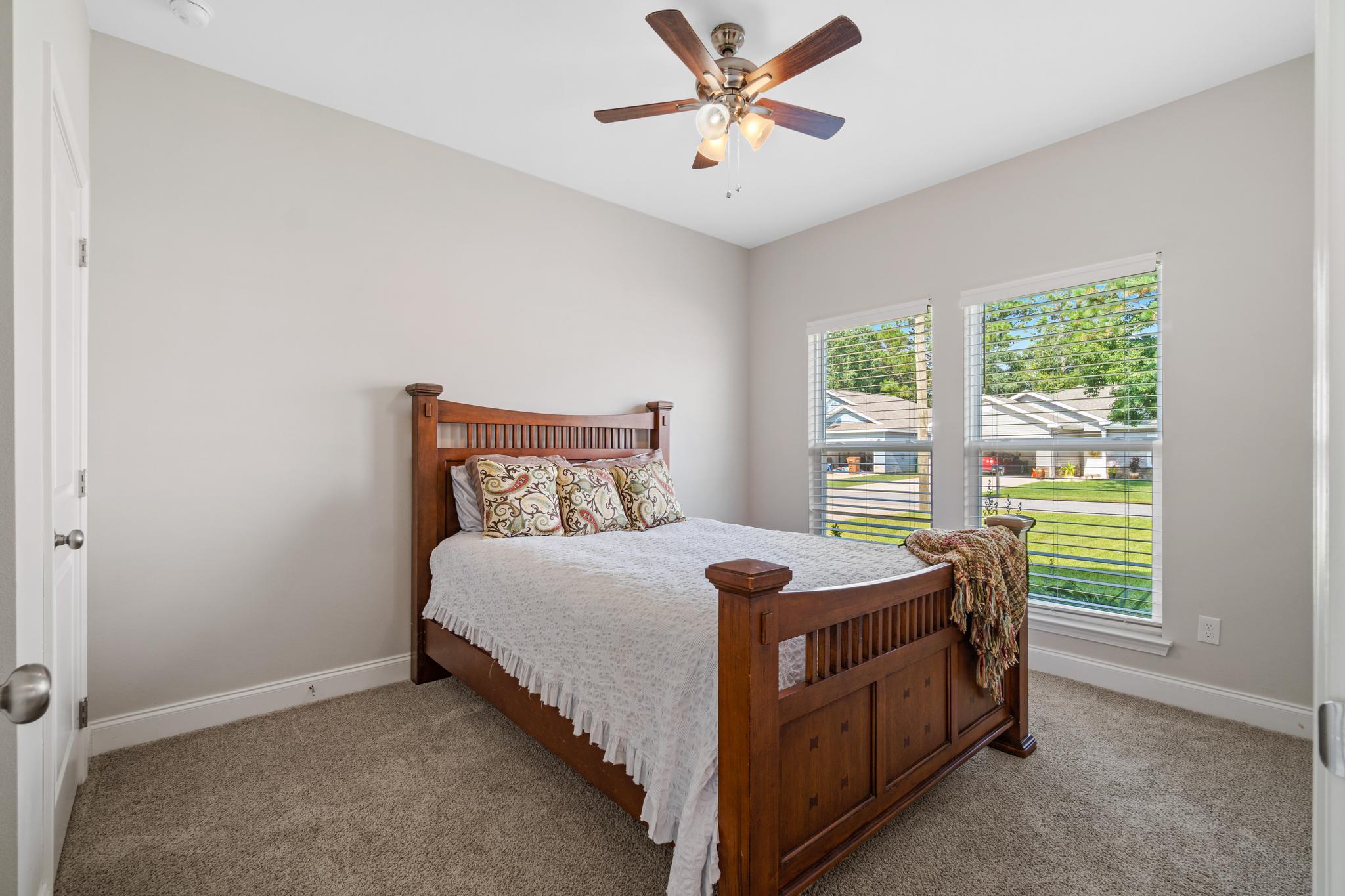 CRESCENT SHORES - Residential