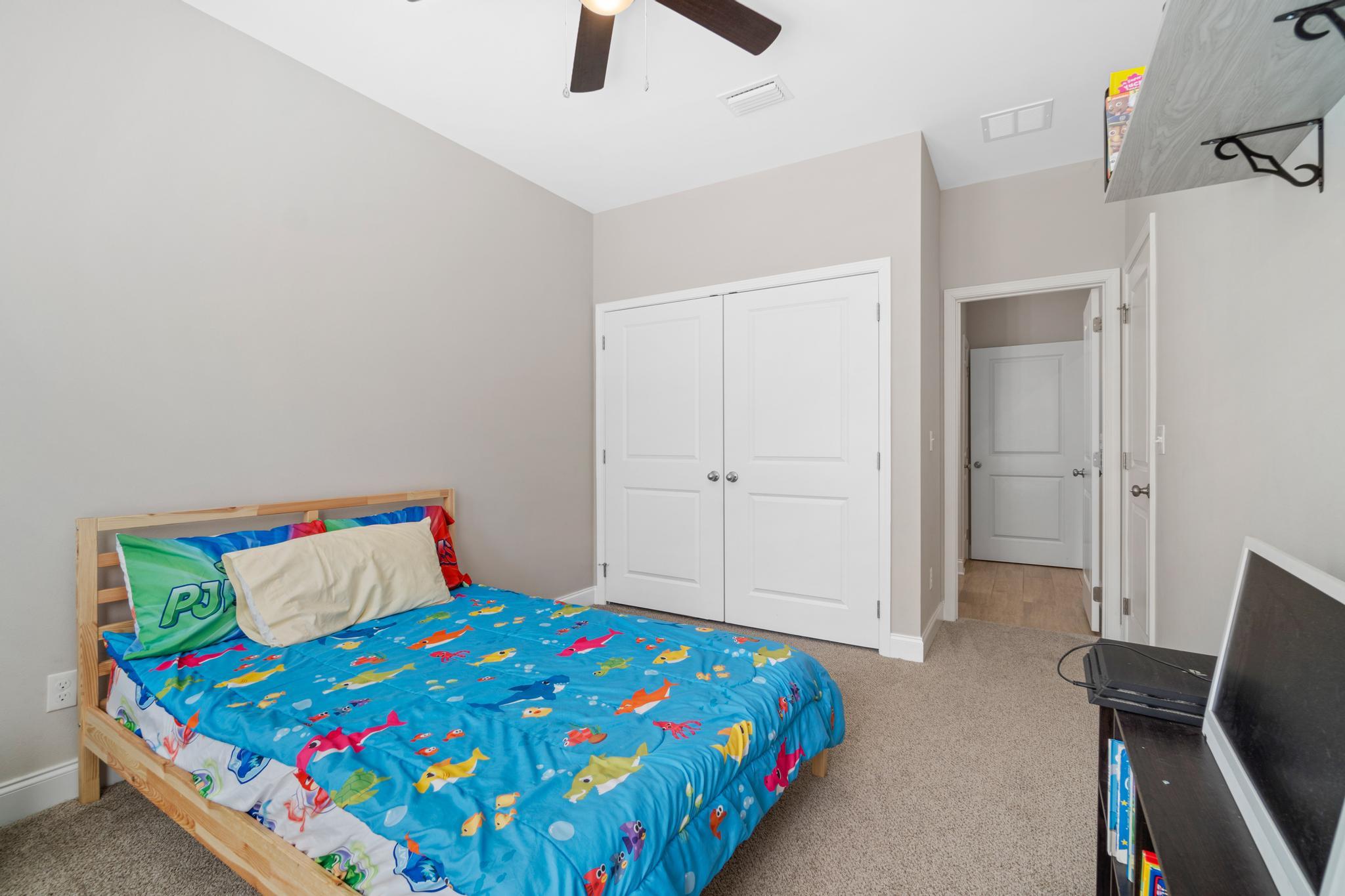 CRESCENT SHORES - Residential