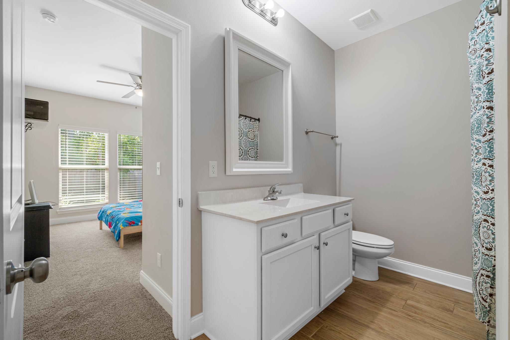 CRESCENT SHORES - Residential