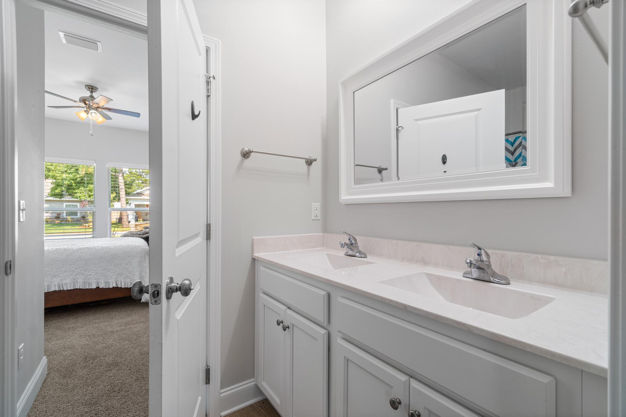 CRESCENT SHORES - Residential