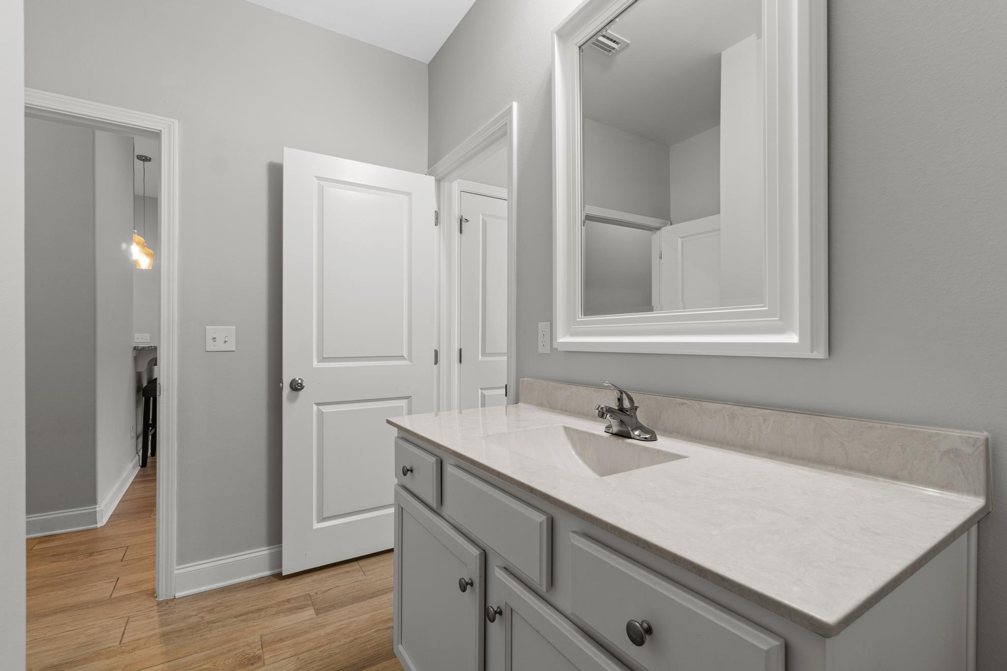 CRESCENT SHORES - Residential