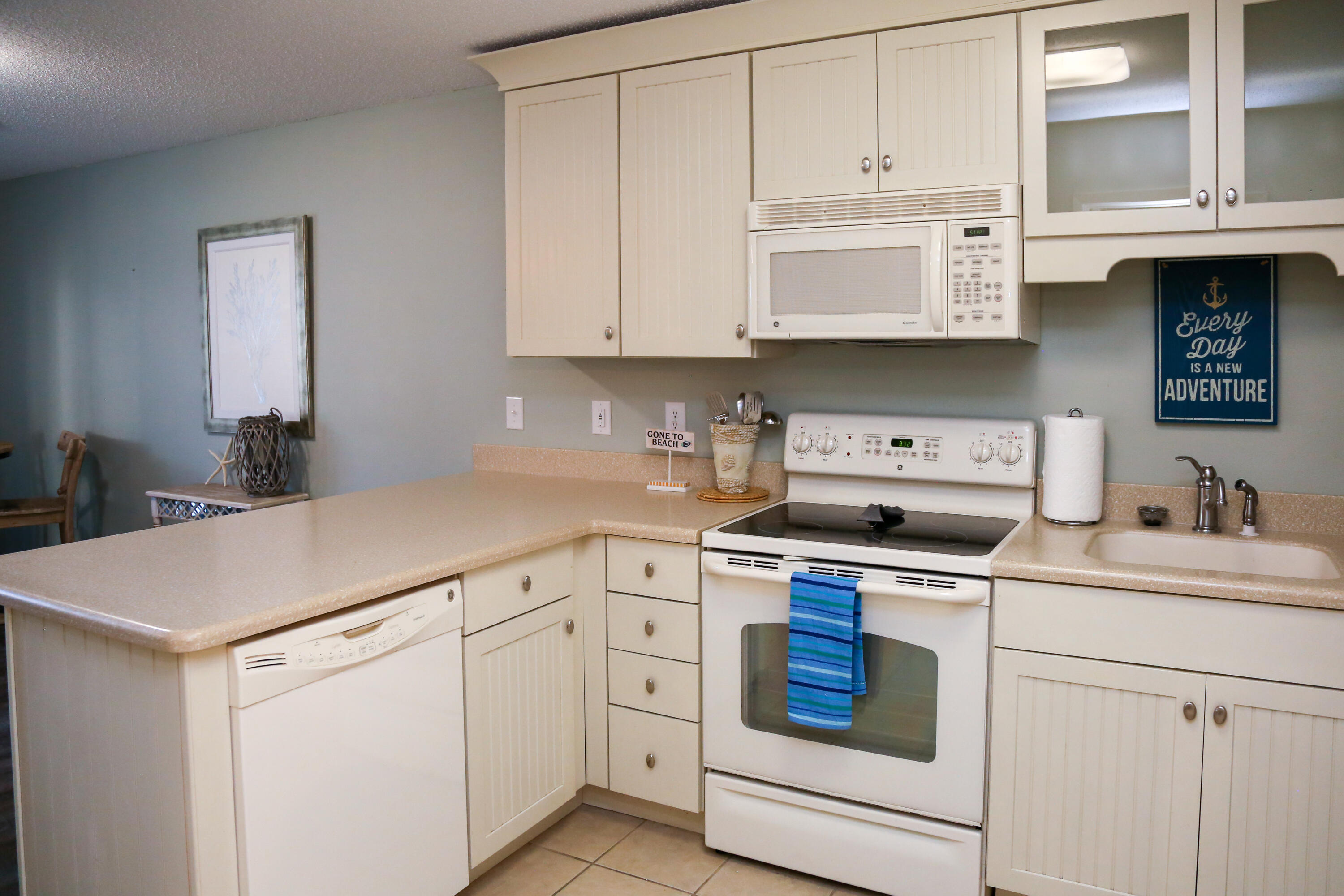 BEACHWOOD VILLAS CONDO - Residential
