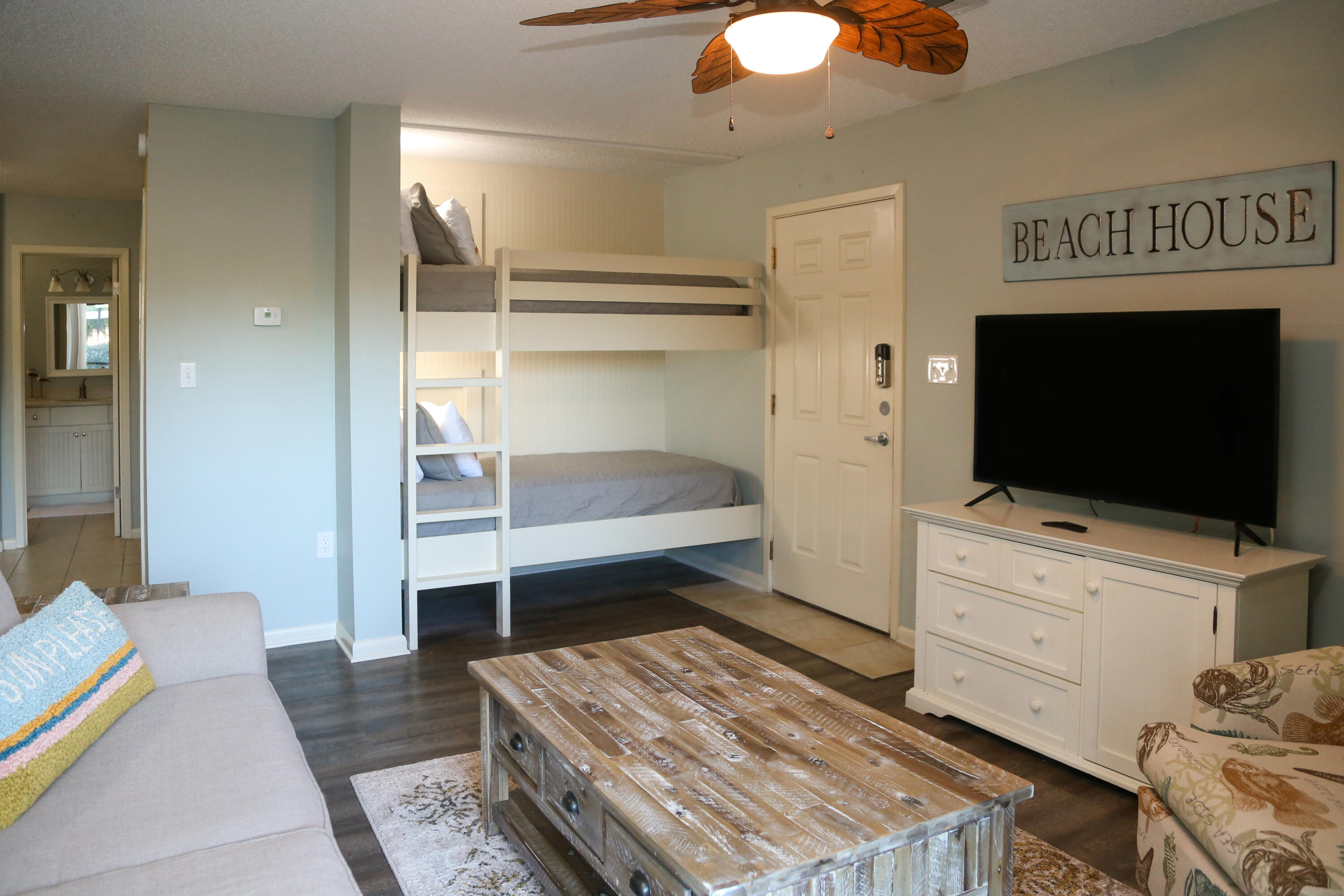 BEACHWOOD VILLAS CONDO - Residential